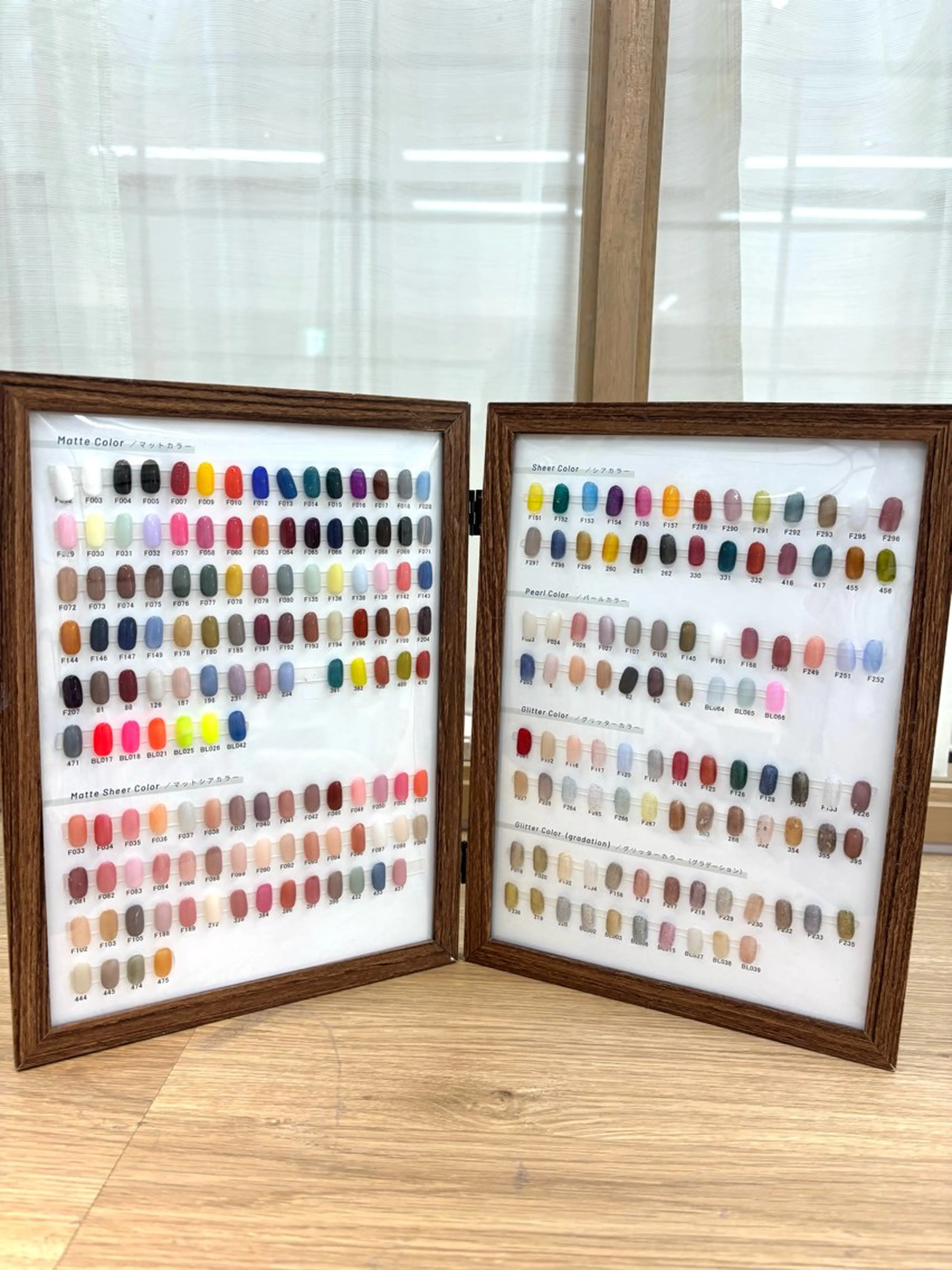 ネイル グラデーション ラメ(グリッター) ラメグラデーション ワンカラーネイル ai _l0ve TRIOS nailのネイルデザイン