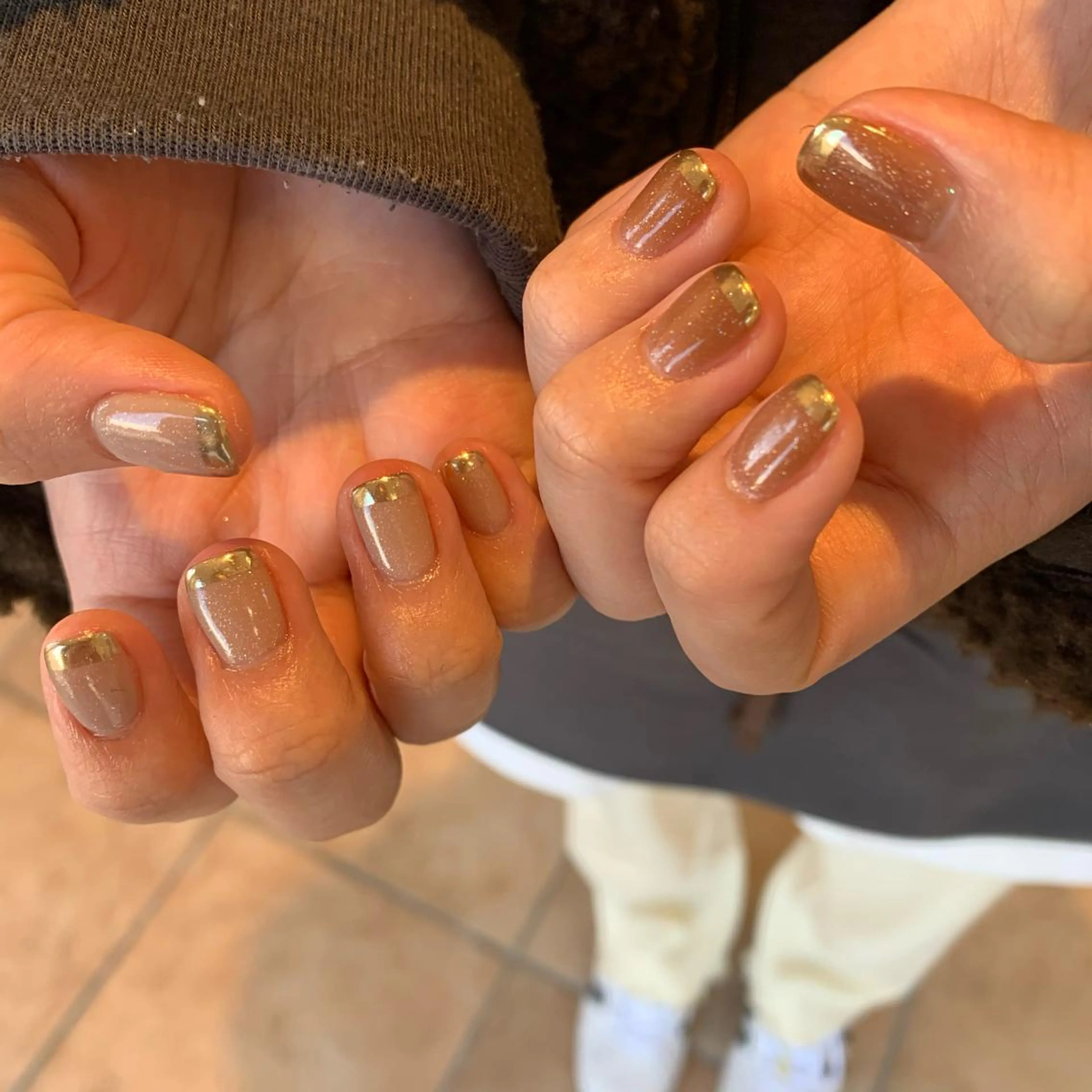 ネイル ブラウン フレンチネイル ゴールド ラメ(グリッター) ハンドネイル 佐藤 穂乃香のネイルデザイン