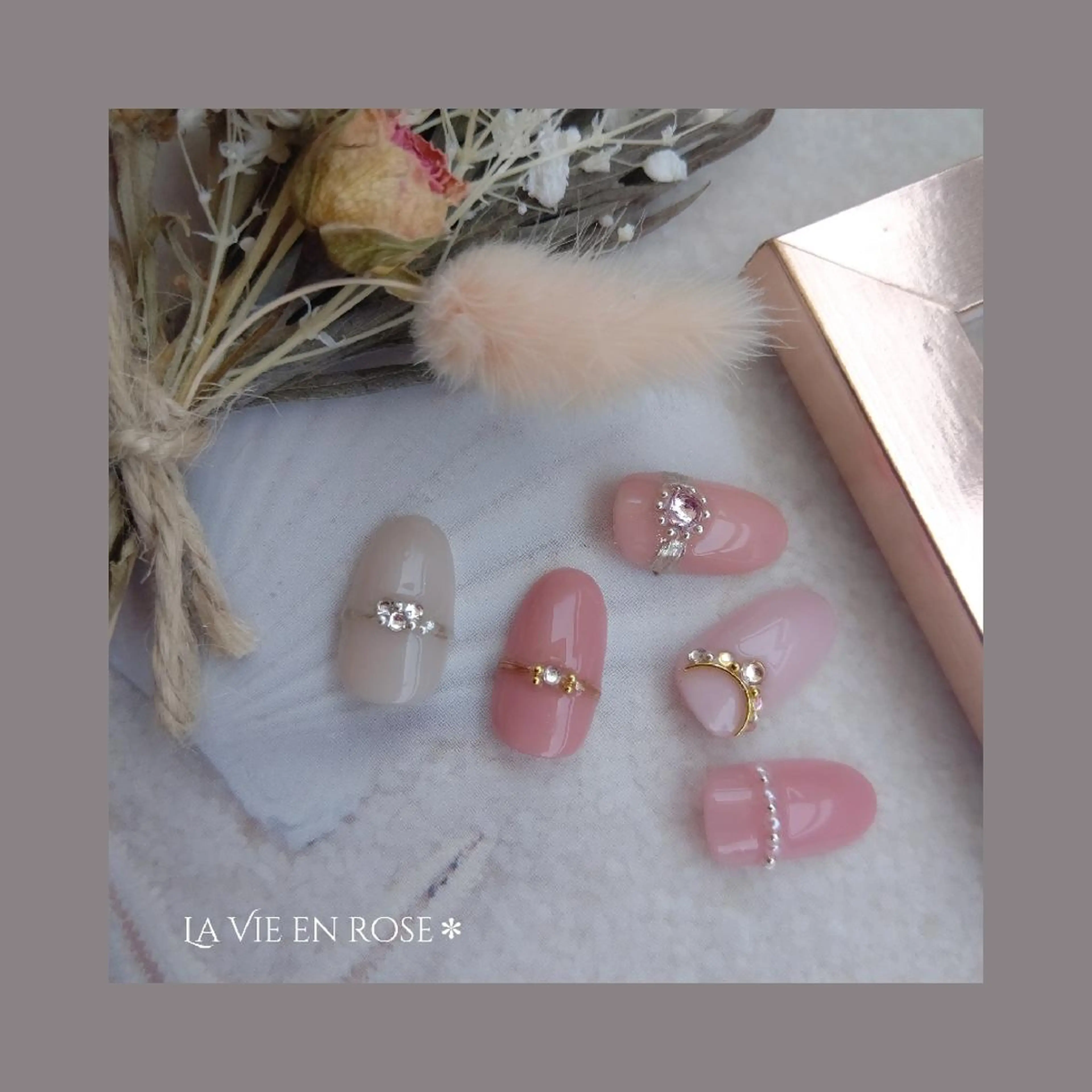 ミディアム ラヴィアン ローズのネイルデザイン