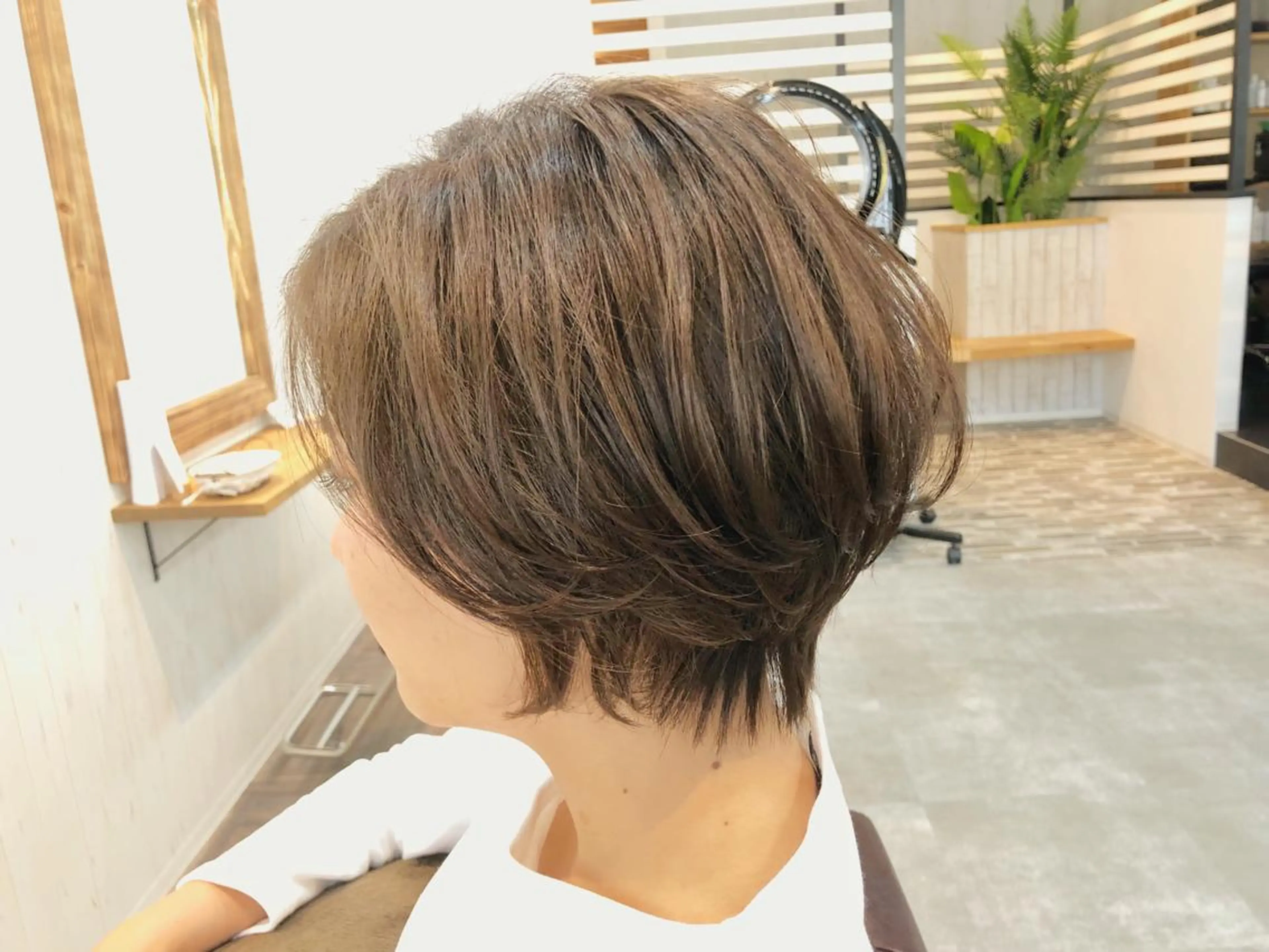 ショート カラー [店長]加地 峻のヘアスタイル