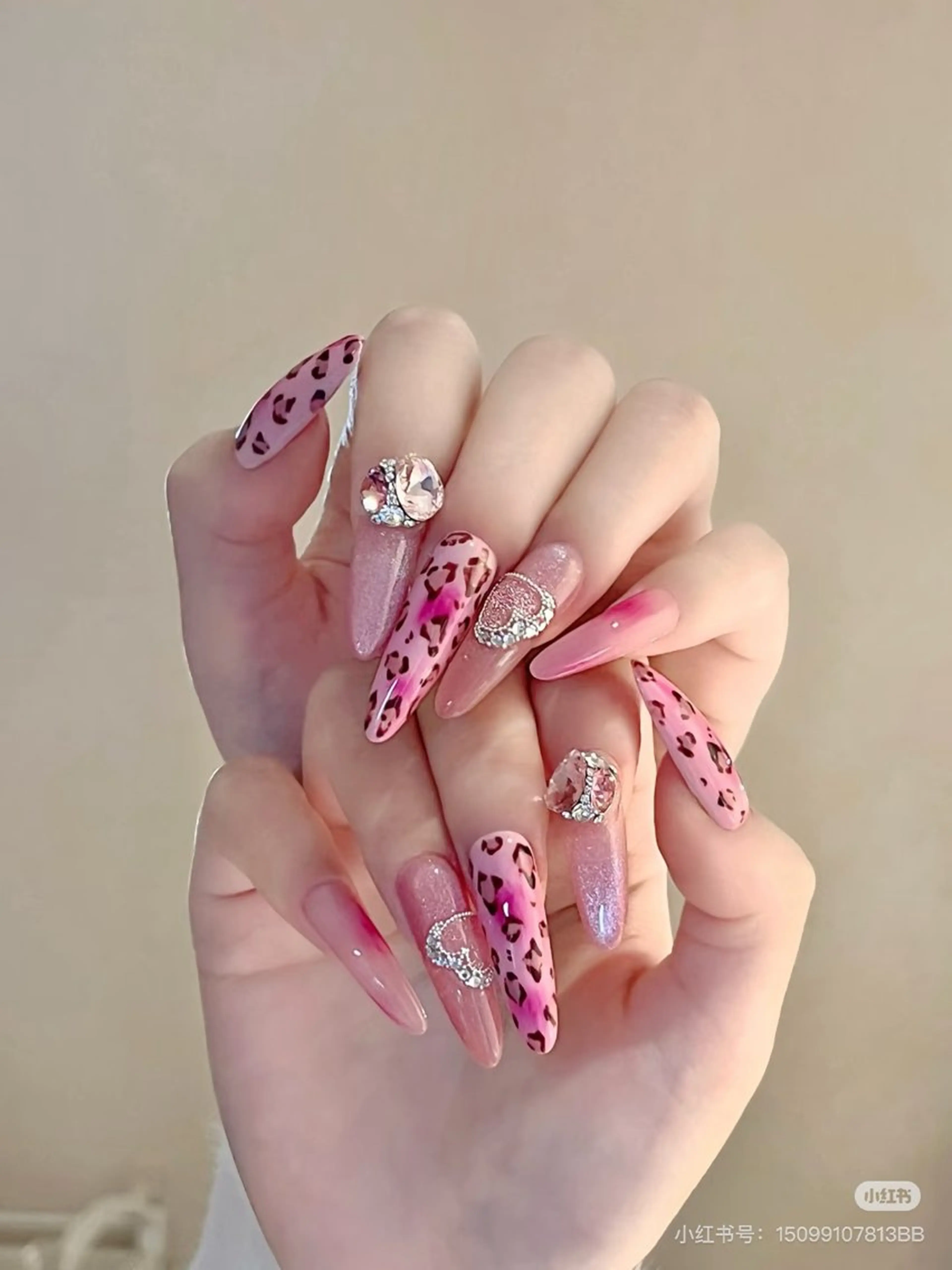 ネイル アートネイル チークネイル 長さ出し フットネイル ジェルネイル ハンドネイル ハンドケア ラッキーネイルサロン 西川口東口店のネイルデザイン