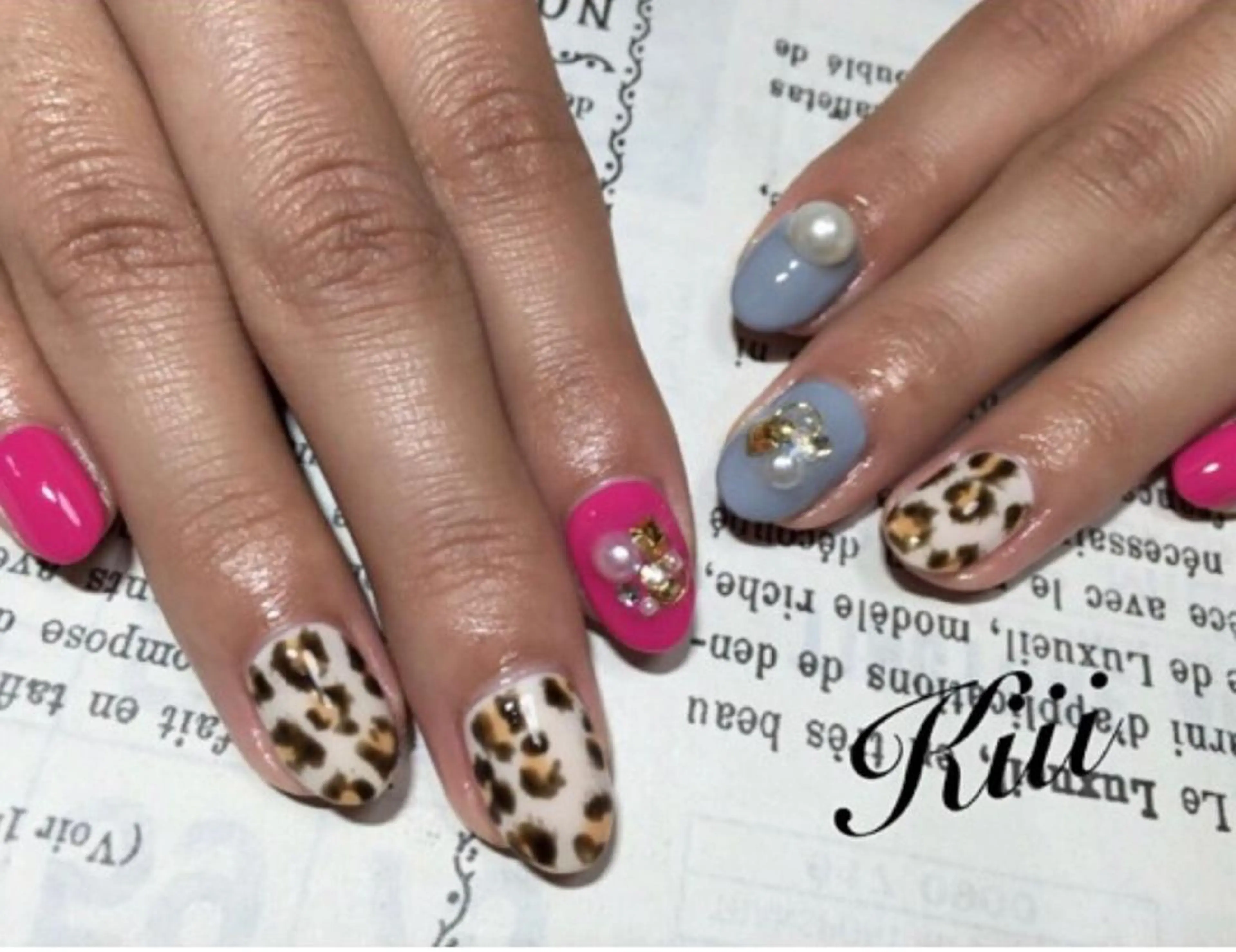 ネイル アニマル柄 ハンドネイル フットネイル kiii.__ ✴︎*のネイルデザイン