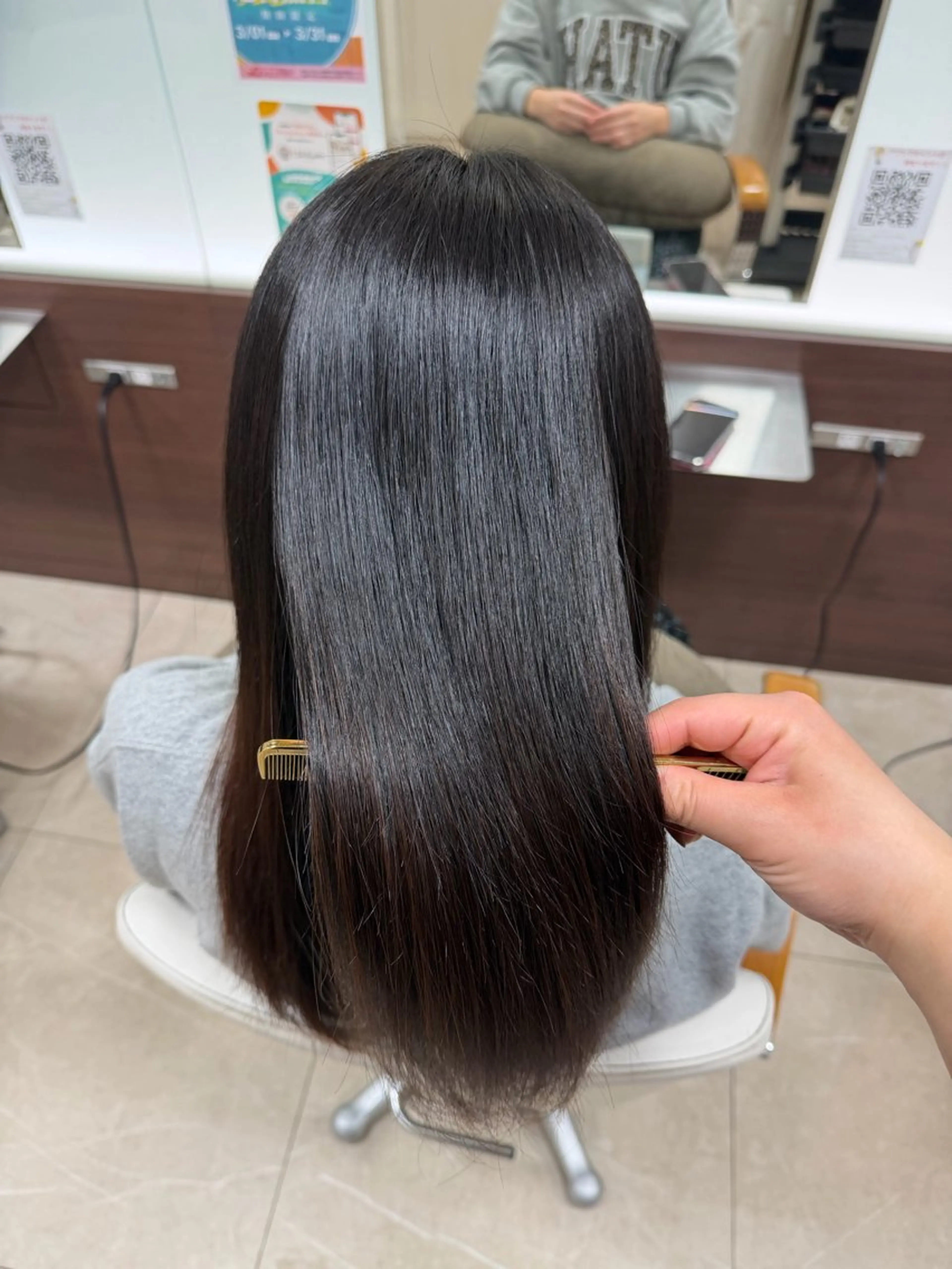 ロング Hair Make NEWYORK　稲荷町店所属・moe 🍀美髪矯正 ツヤツヤストレートのヘアスタイル