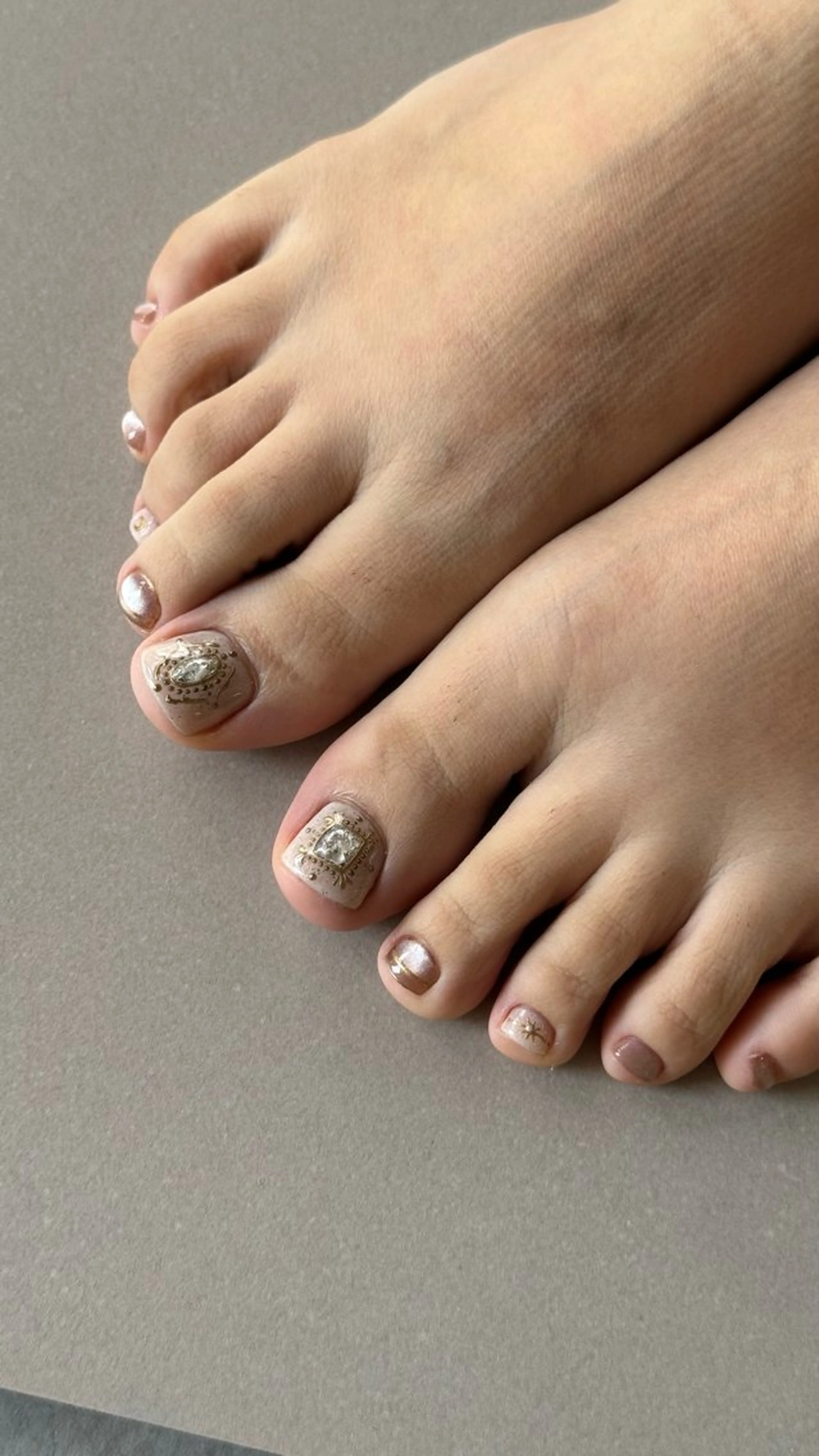 【フットネイル】simpleデザイン👣🪐(オフなし)の写真