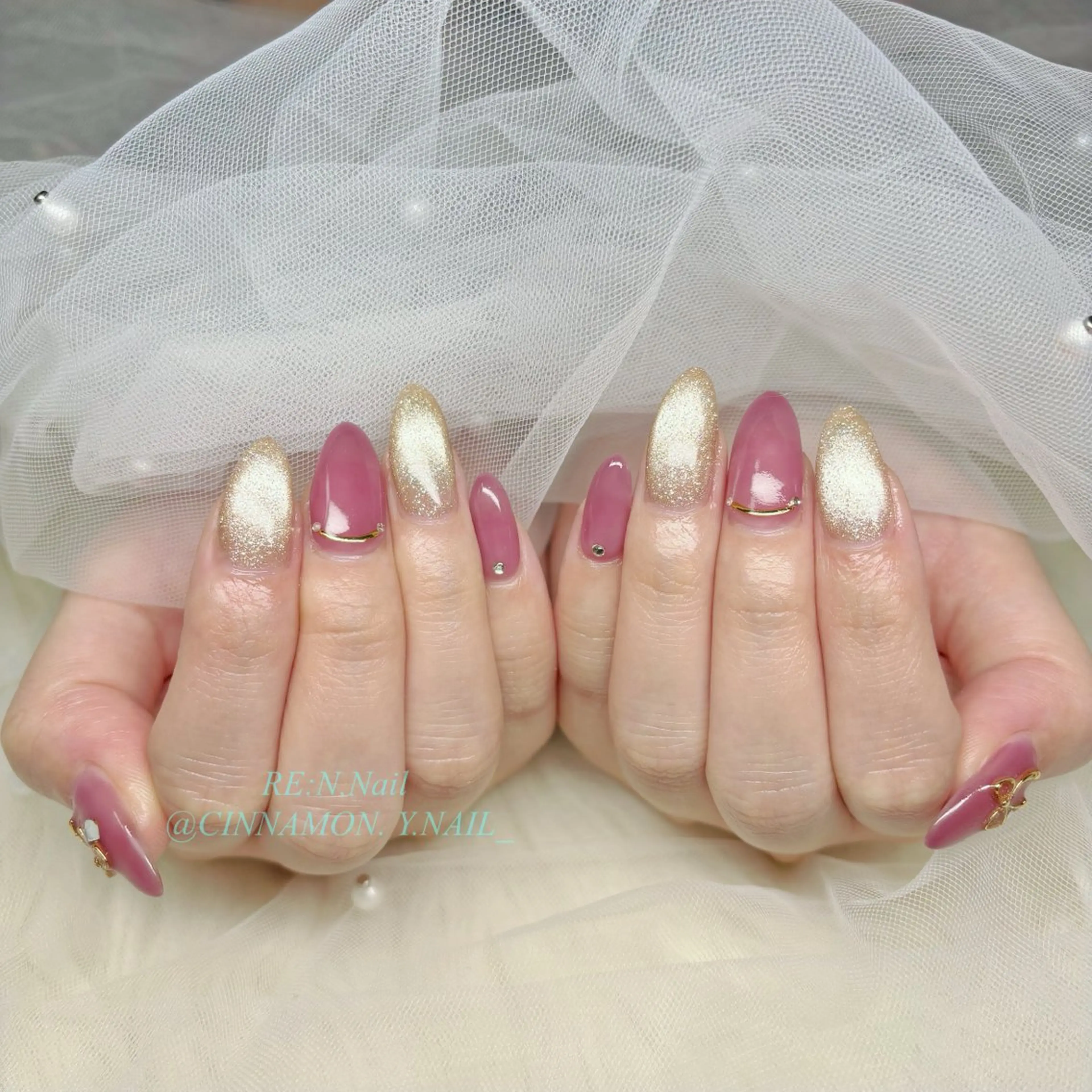 ネイル マグネットネイル ピンク ハンドネイル Yuna🩵 RE:N.Nailのネイルデザイン