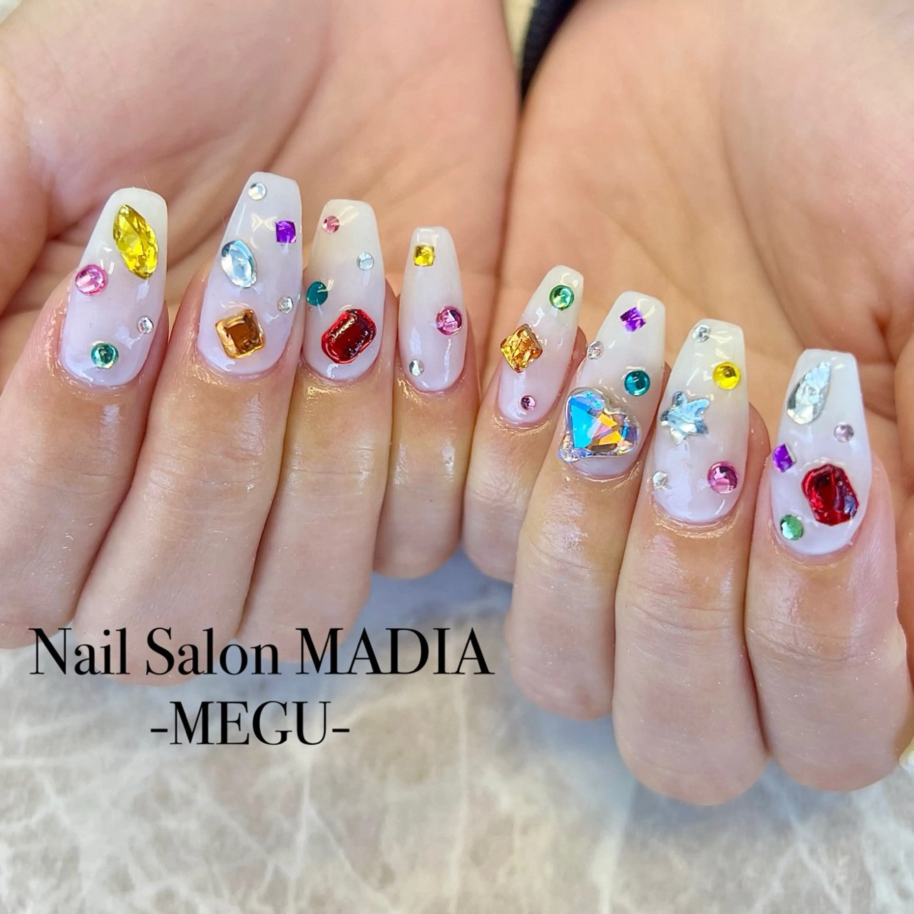 ネイル MADIA藤沢所属・MADIA MEGUのネイルデザイン