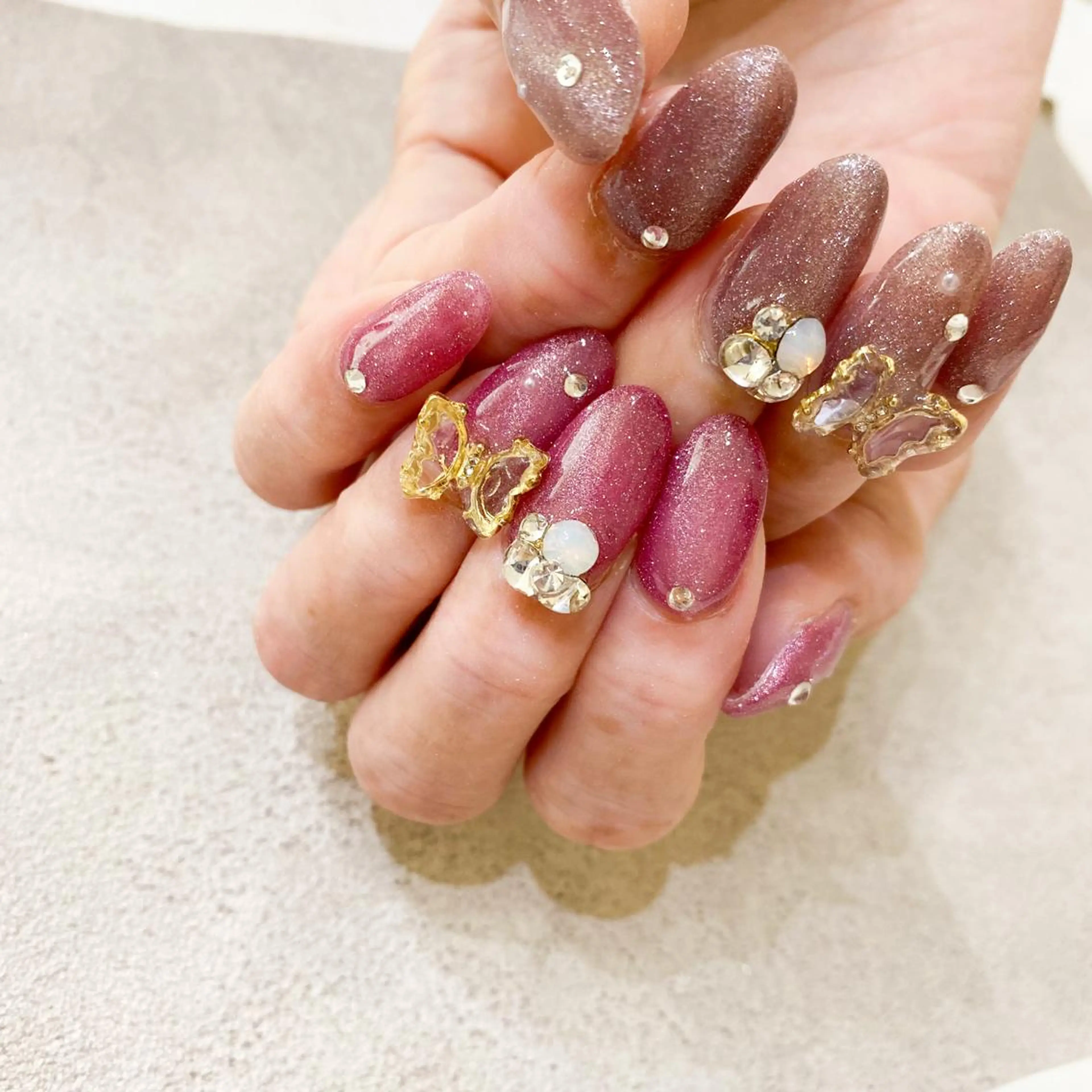 ネイル ゴテゴテ💙ワンホン リオナのネイルデザイン