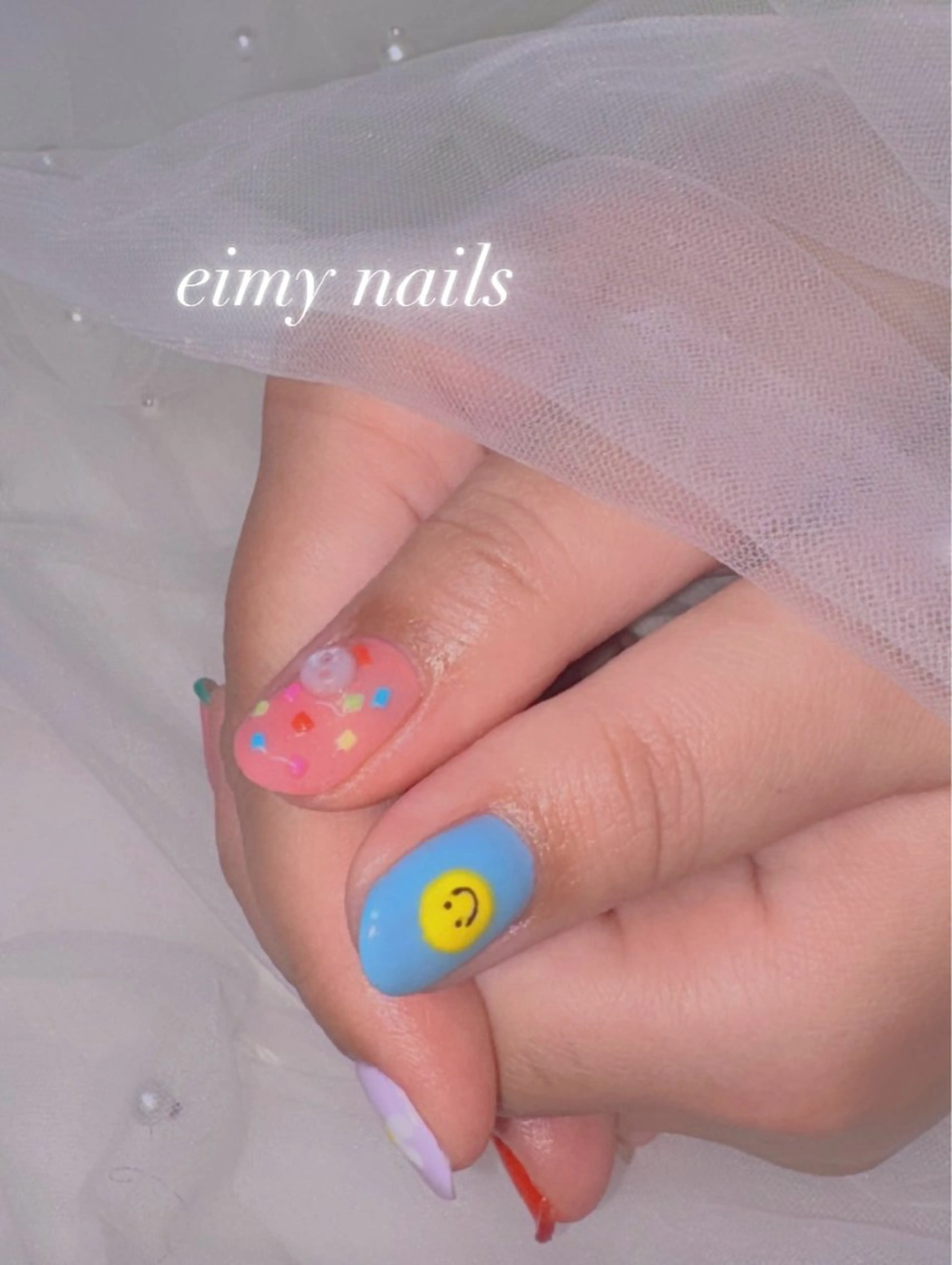 ネイル フラワーネイル ジェルネイル ラメ(グリッター) ワンカラーネイル ハンドネイル 🤍eimy nails🤍所属・eimy nails♡のネイルデザイン