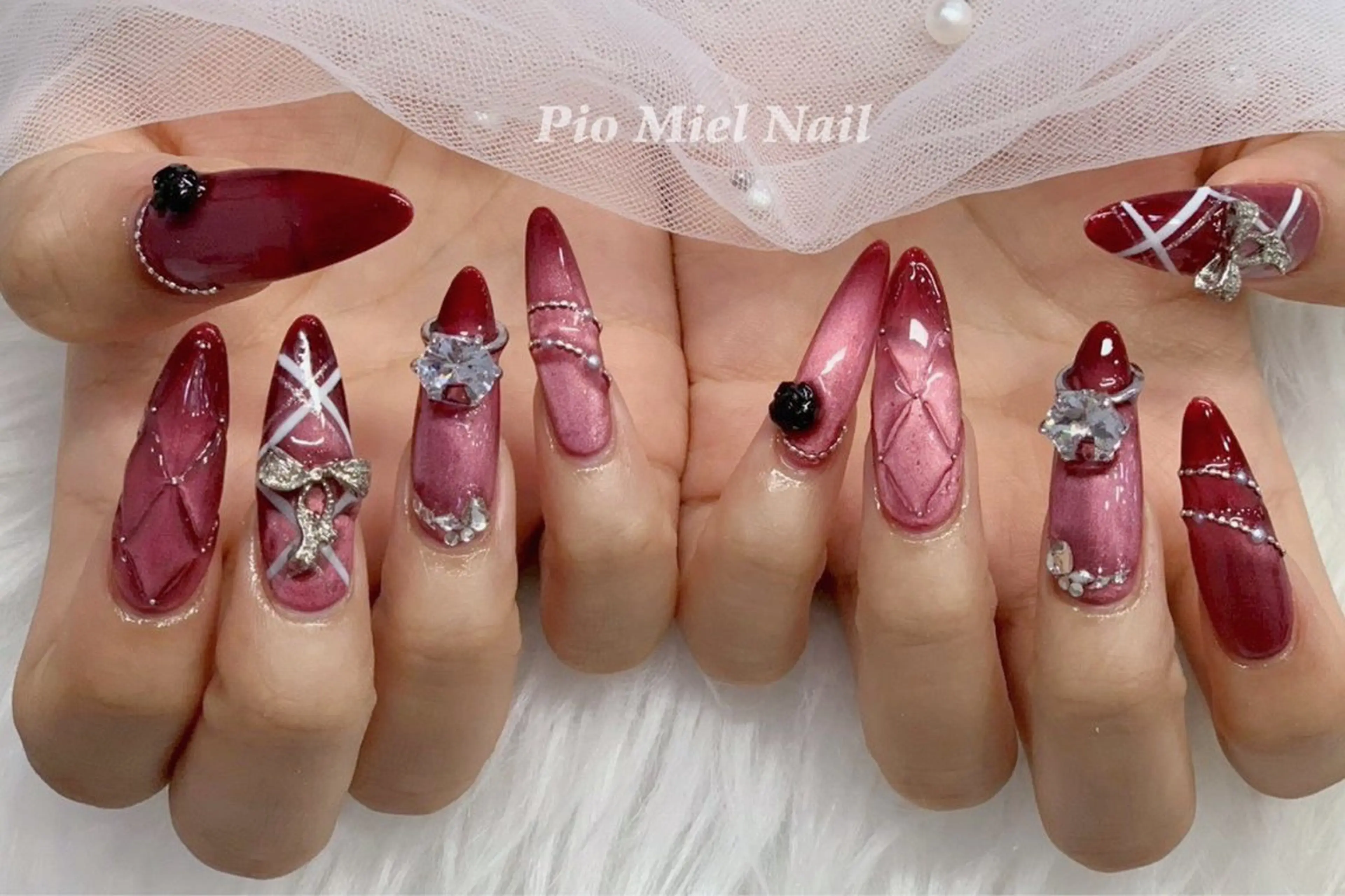 ネイル ボルドー 韓国ネイル ロングネイル マグネットネイル ワンホンネイル ハンドネイル momo 長さだしのネイルデザイン