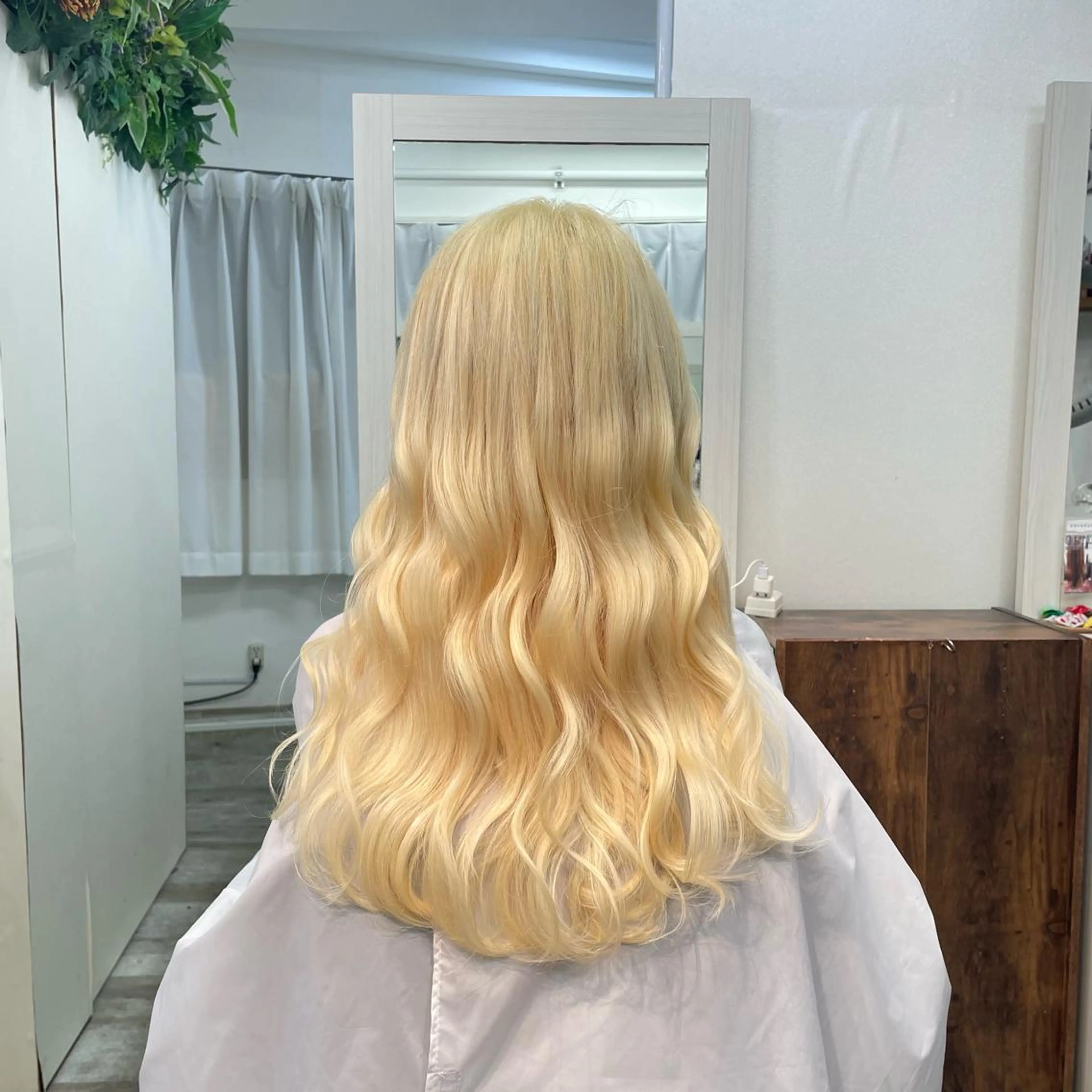 【ブロンドhairに💫】黒髮から夢のハイトーン♡トリプルカラー《ケアブリーチ、シャンプー&ブロー、コテ巻き仕上げ込》の写真