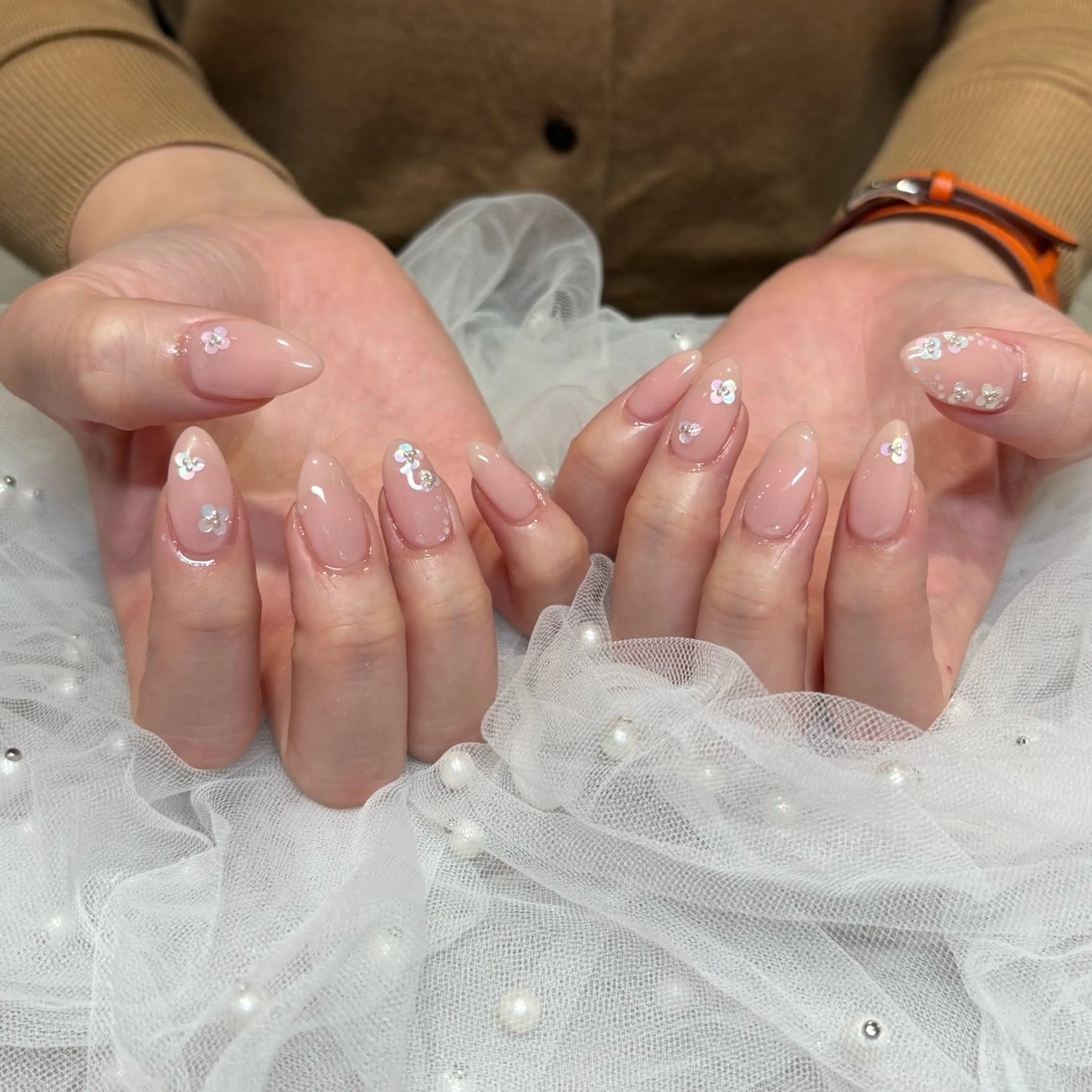 ネイル フラワーネイル ピンク シンプルネイル 春ネイル ハンドネイル 荒巻 めいのネイルデザイン