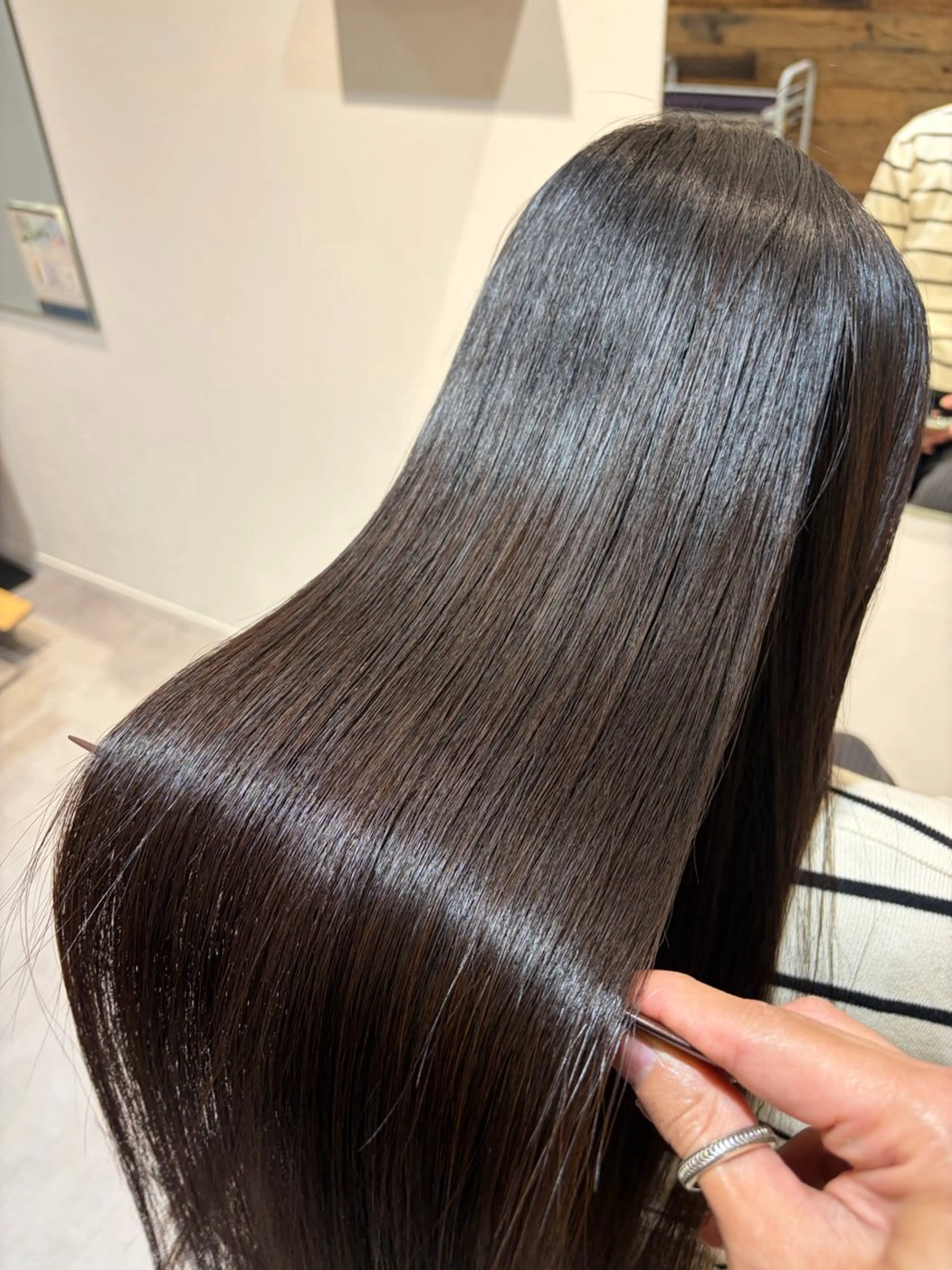 ロング 縮毛矯正 髙梨 いず美のヘアスタイル