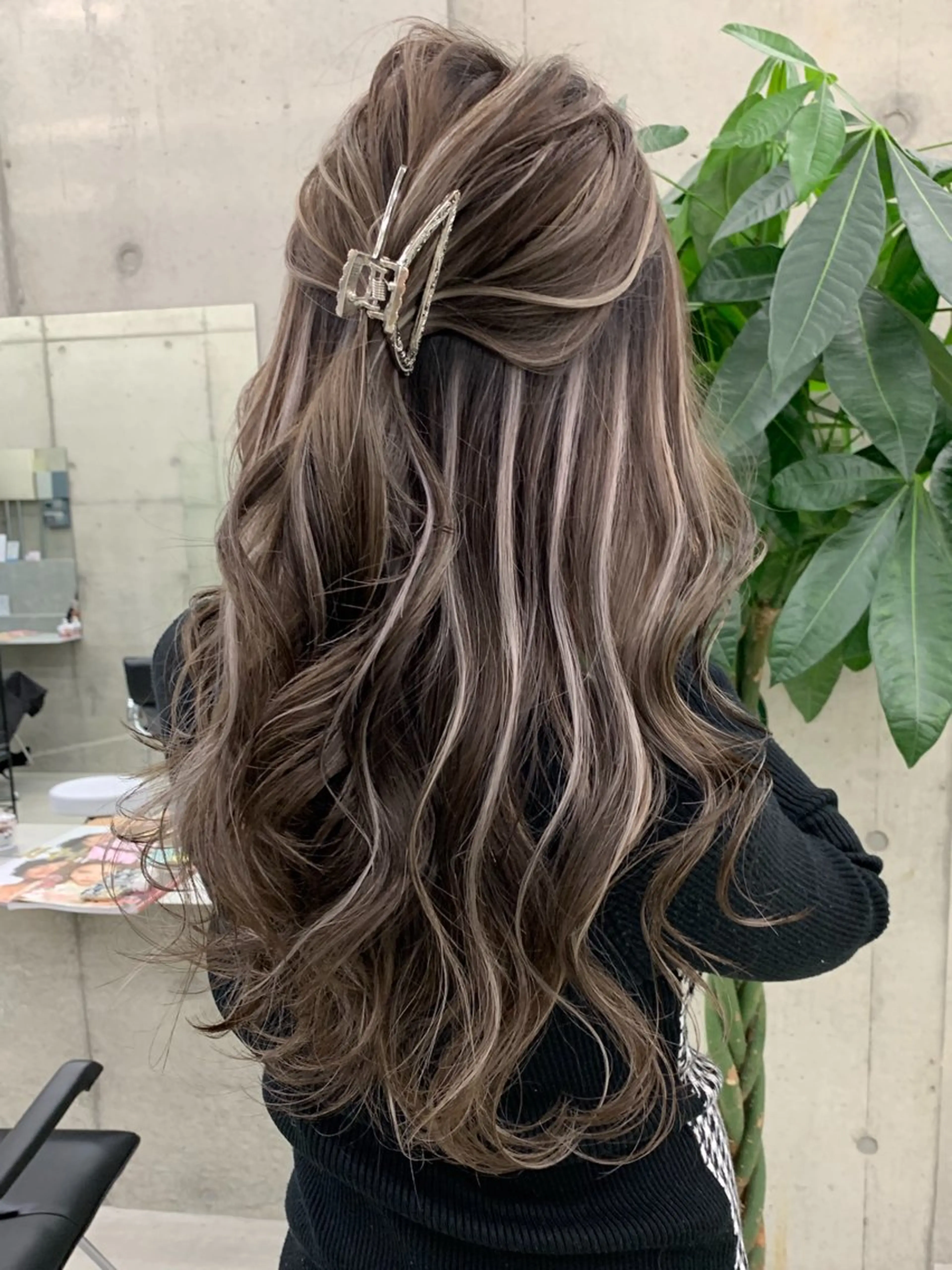 カラー ブリーチ ケアブリーチ ハイライトカラー ヘアカラー 田中 莉香のヘアスタイル