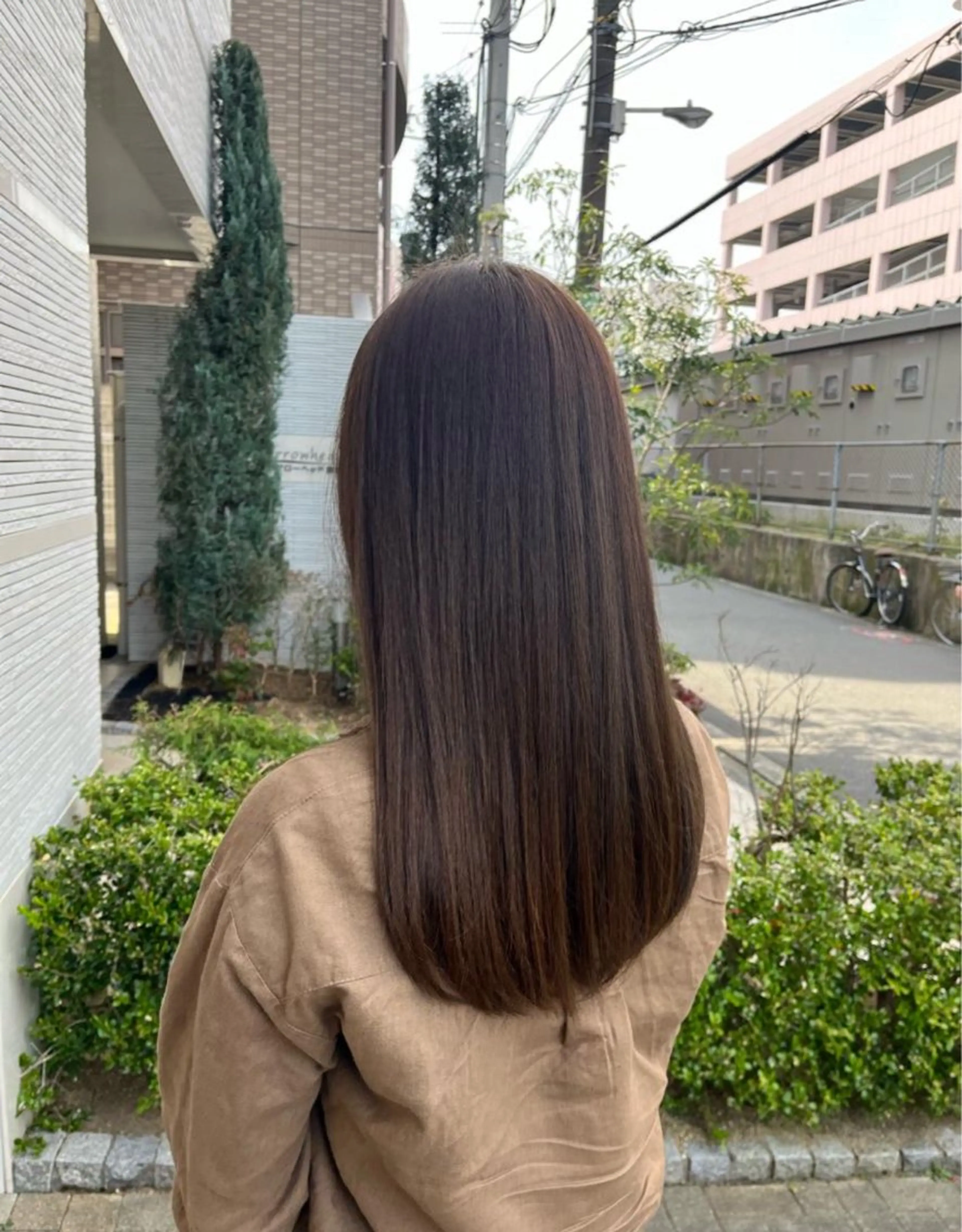ロング カラー オリーブカラー 松尾 遥花のヘアスタイル