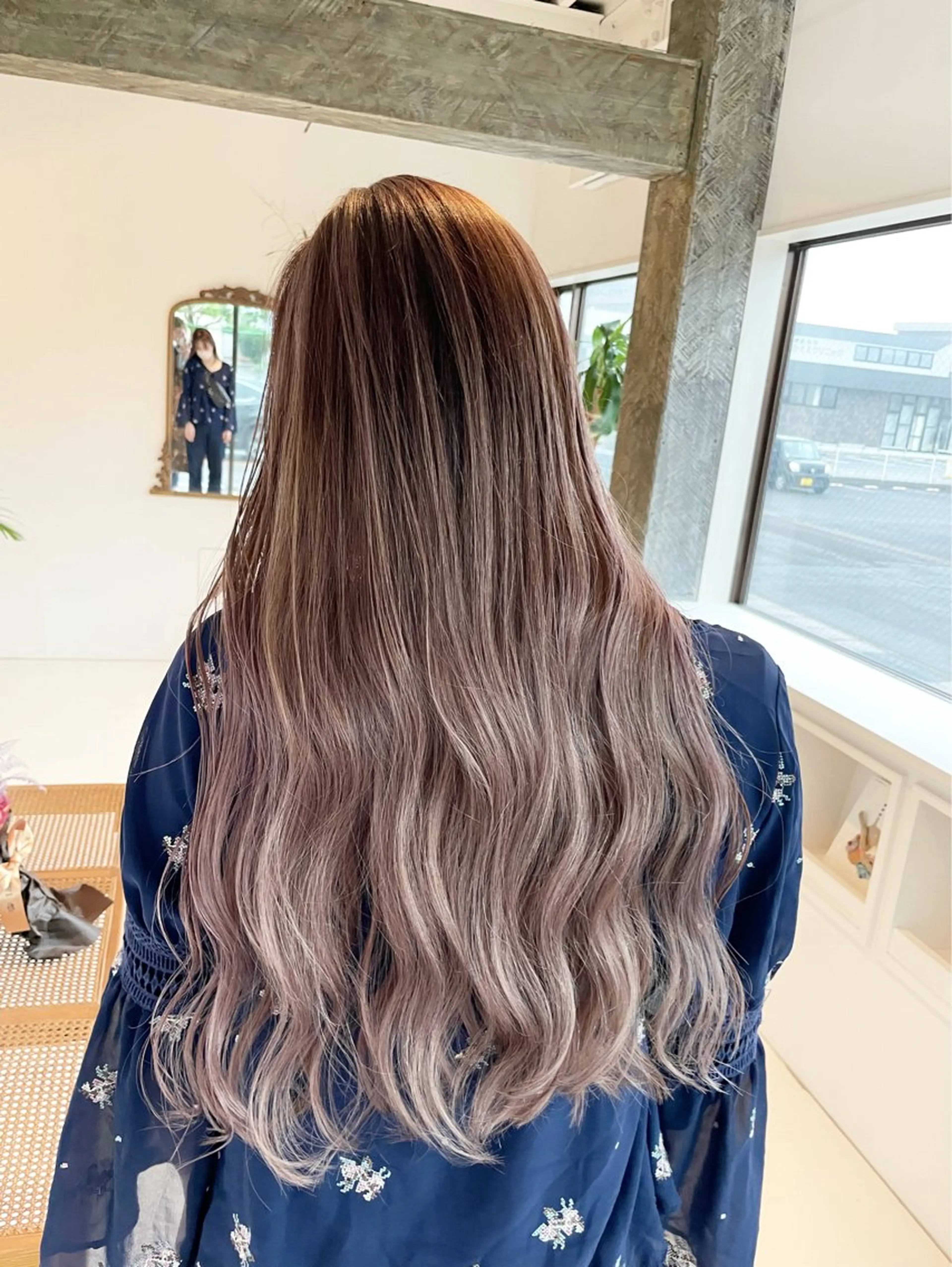 ロング レイヤーカット ヘアカラー LAULEA所属・mi yuのヘアスタイル