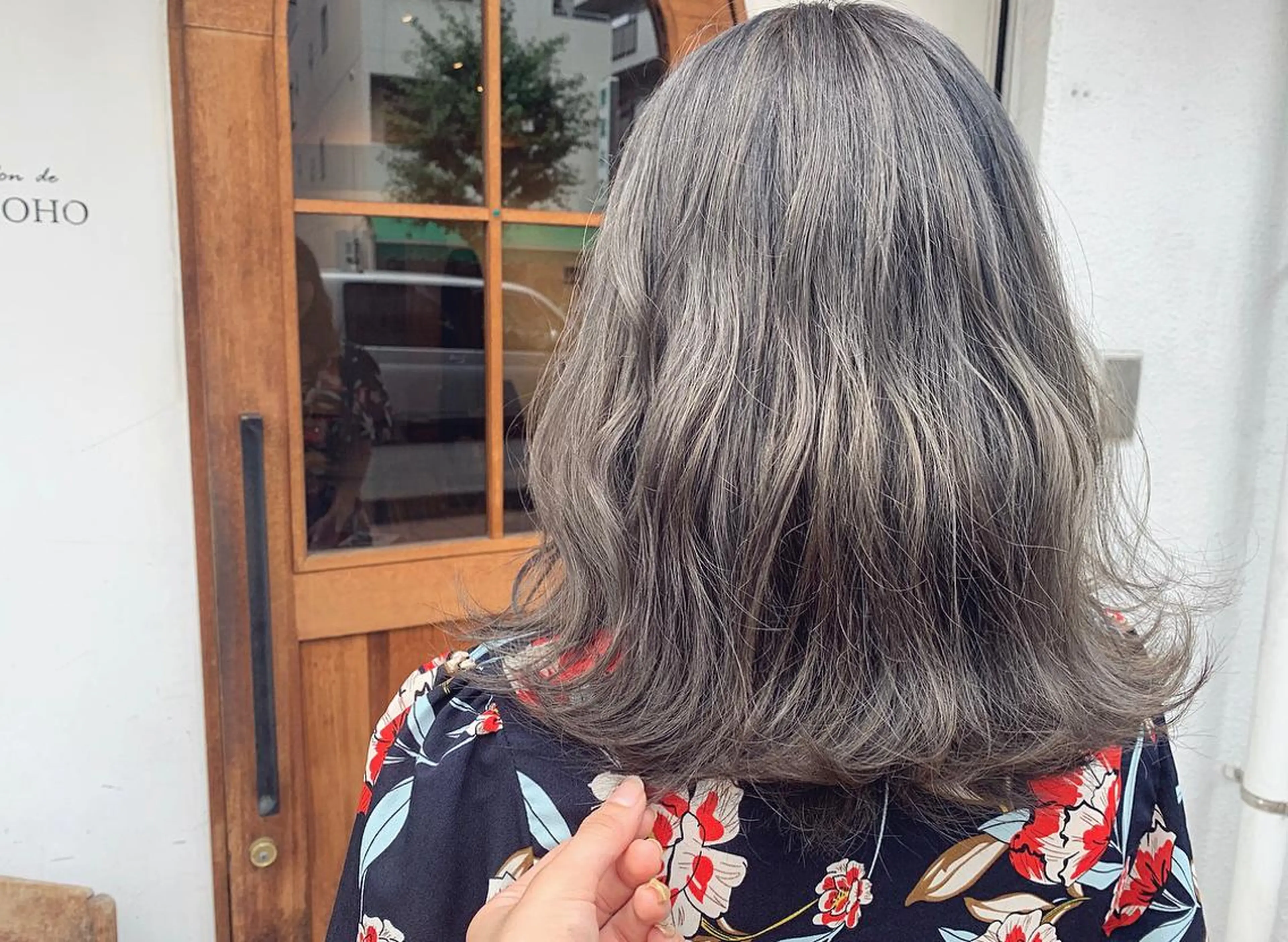 ミディアム カラー ブリーチ ヘアカラー トリートメント たかいわ みきのヘアスタイル