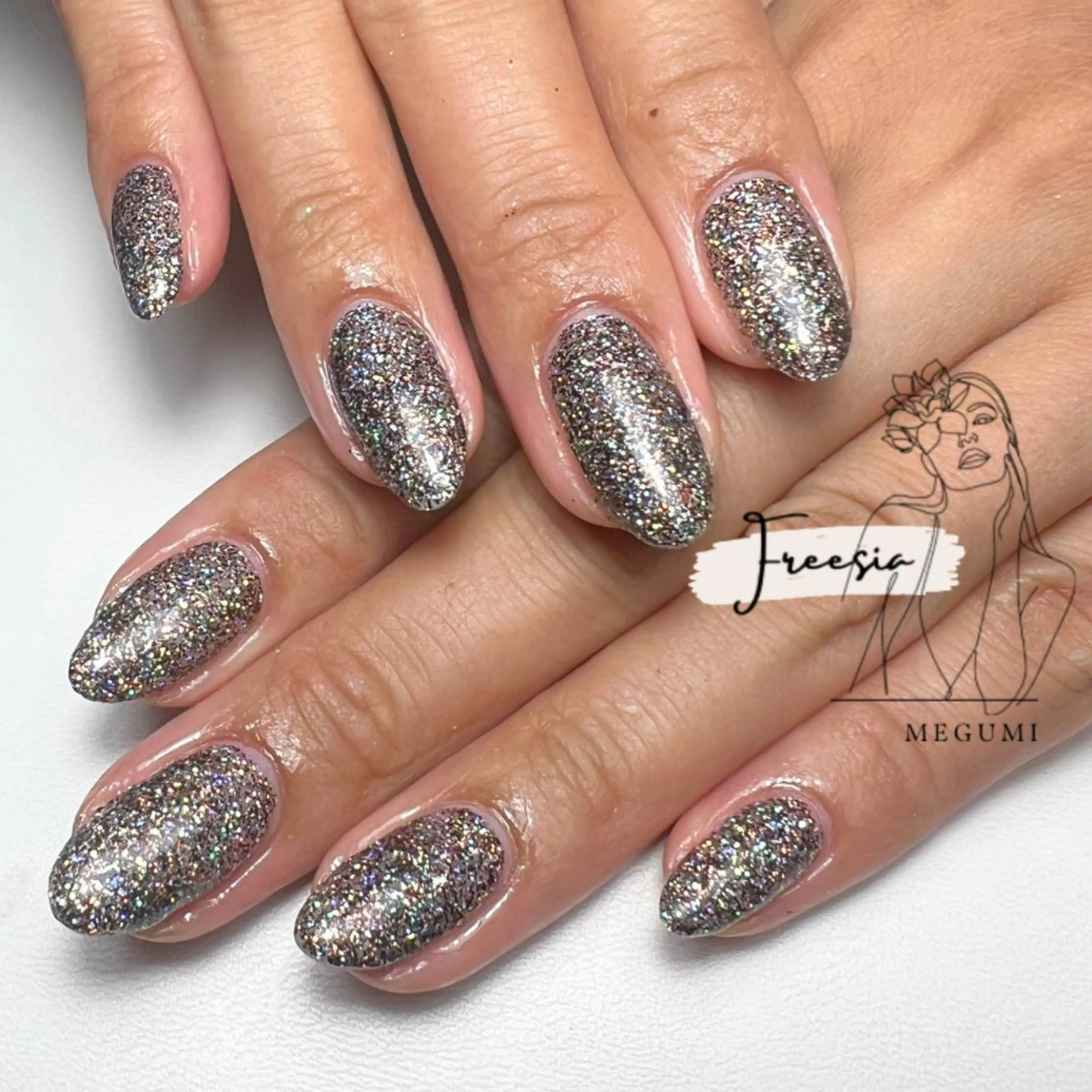 ネイル ジェルネイル ラメ(グリッター) ハンドネイル 当日予約も歓迎⭕️ Megumiのネイルデザイン