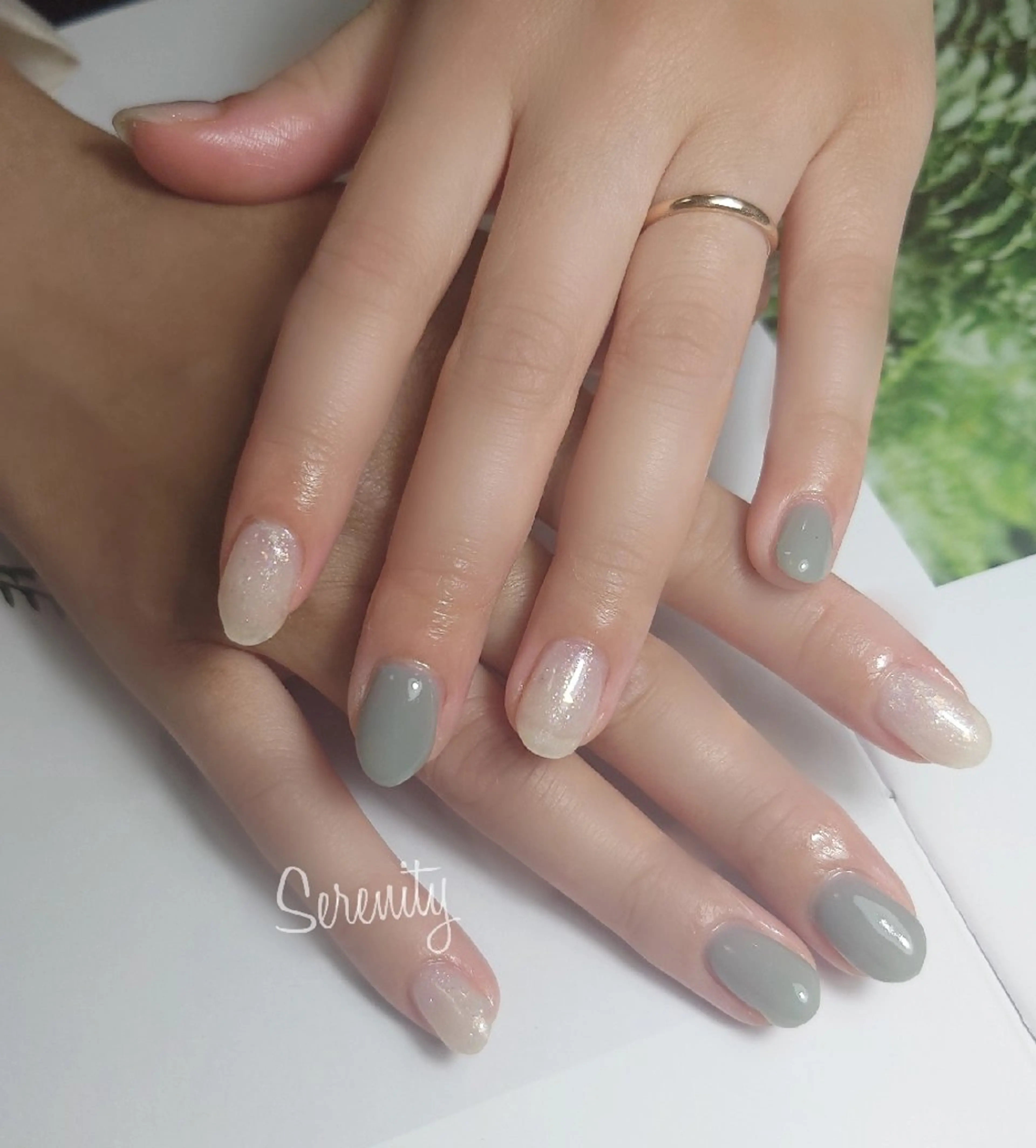 ネイル ブルー ラメ(グリッター) ワンカラーネイル ホワイト nail  serenityのネイルデザイン