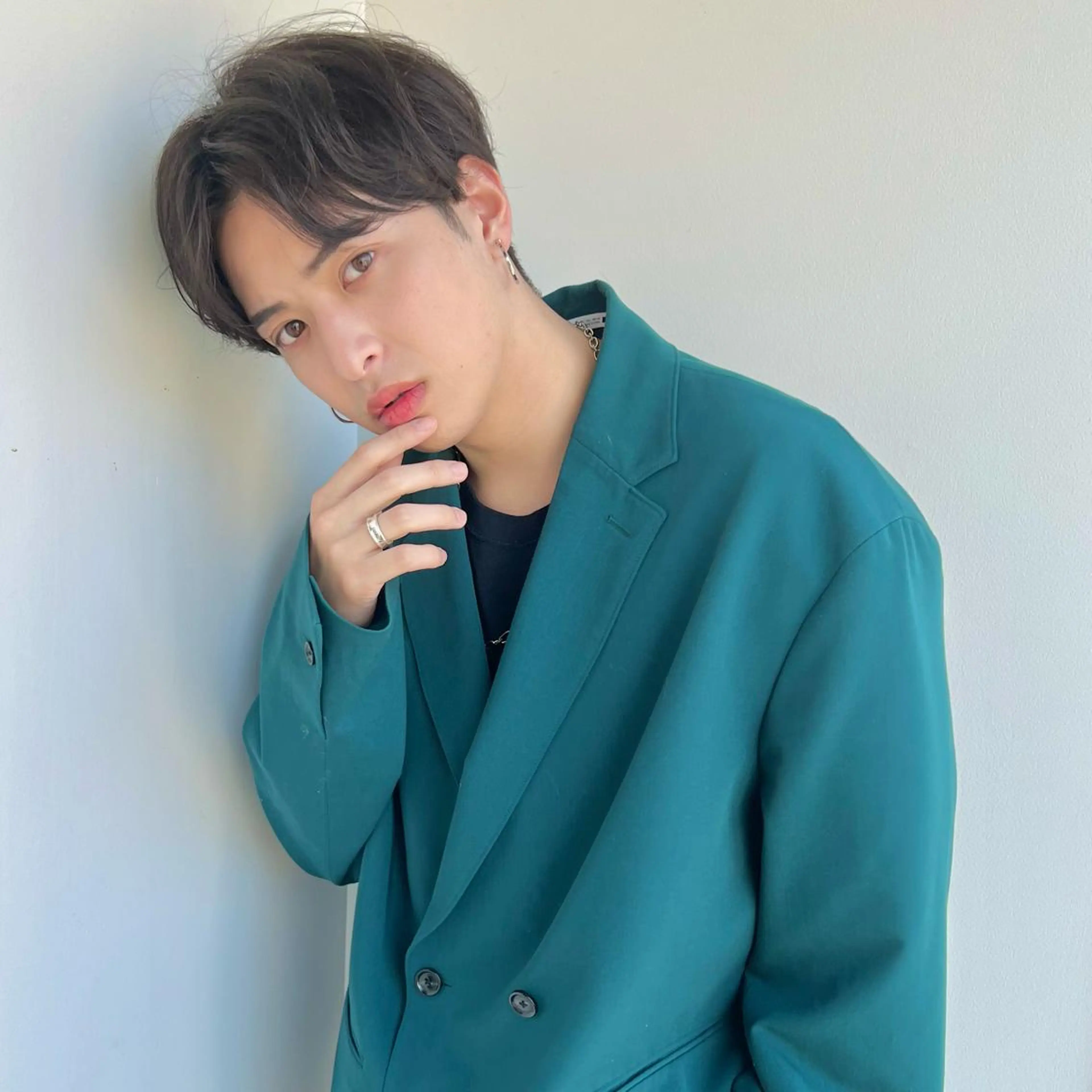 ショート メンズ センターパート カット パーマ メンズカット曲がる 縮毛矯正佐々木タクマのヘアスタイル