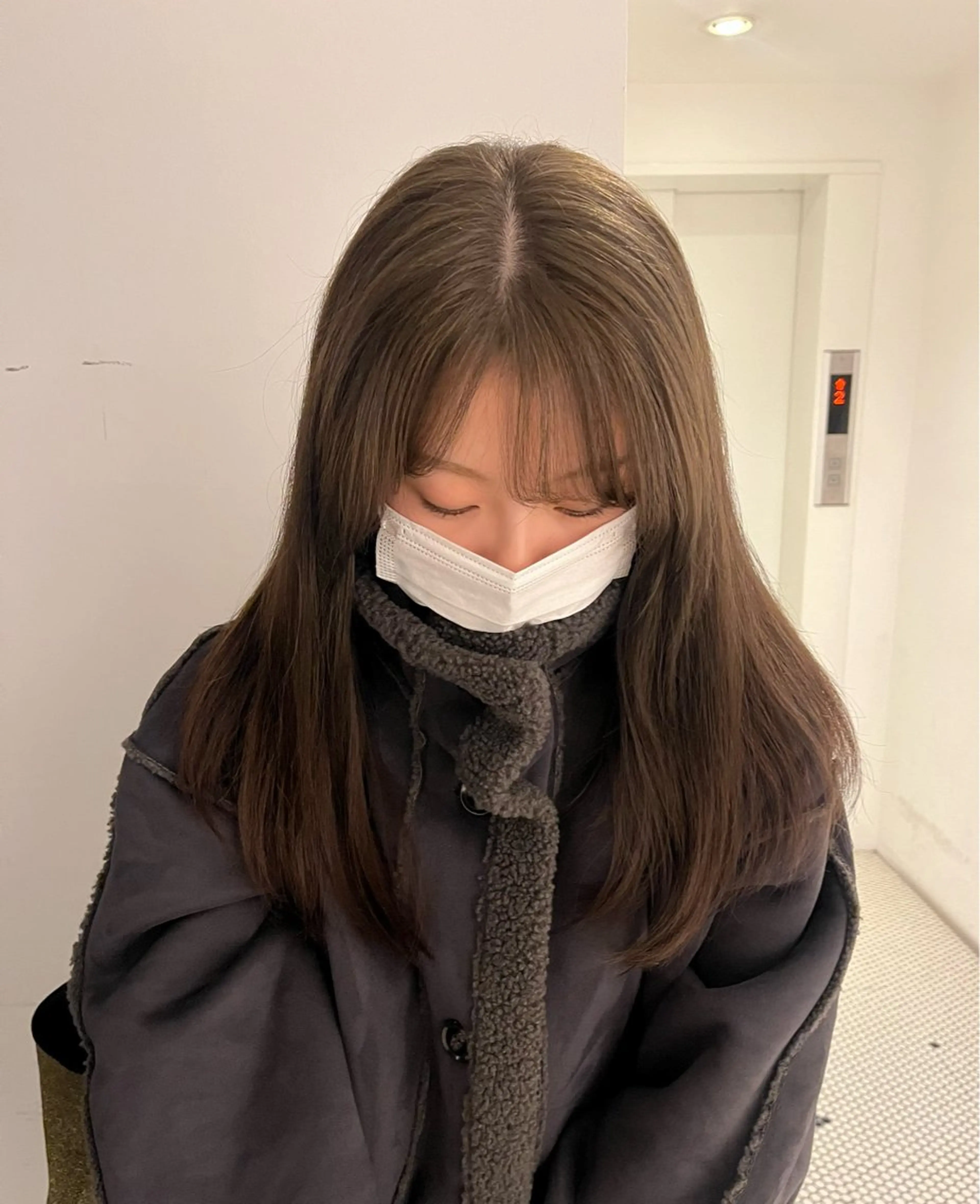 セミロング ヘアカラー あやか/ベージュ /透け感カラーのヘアスタイル