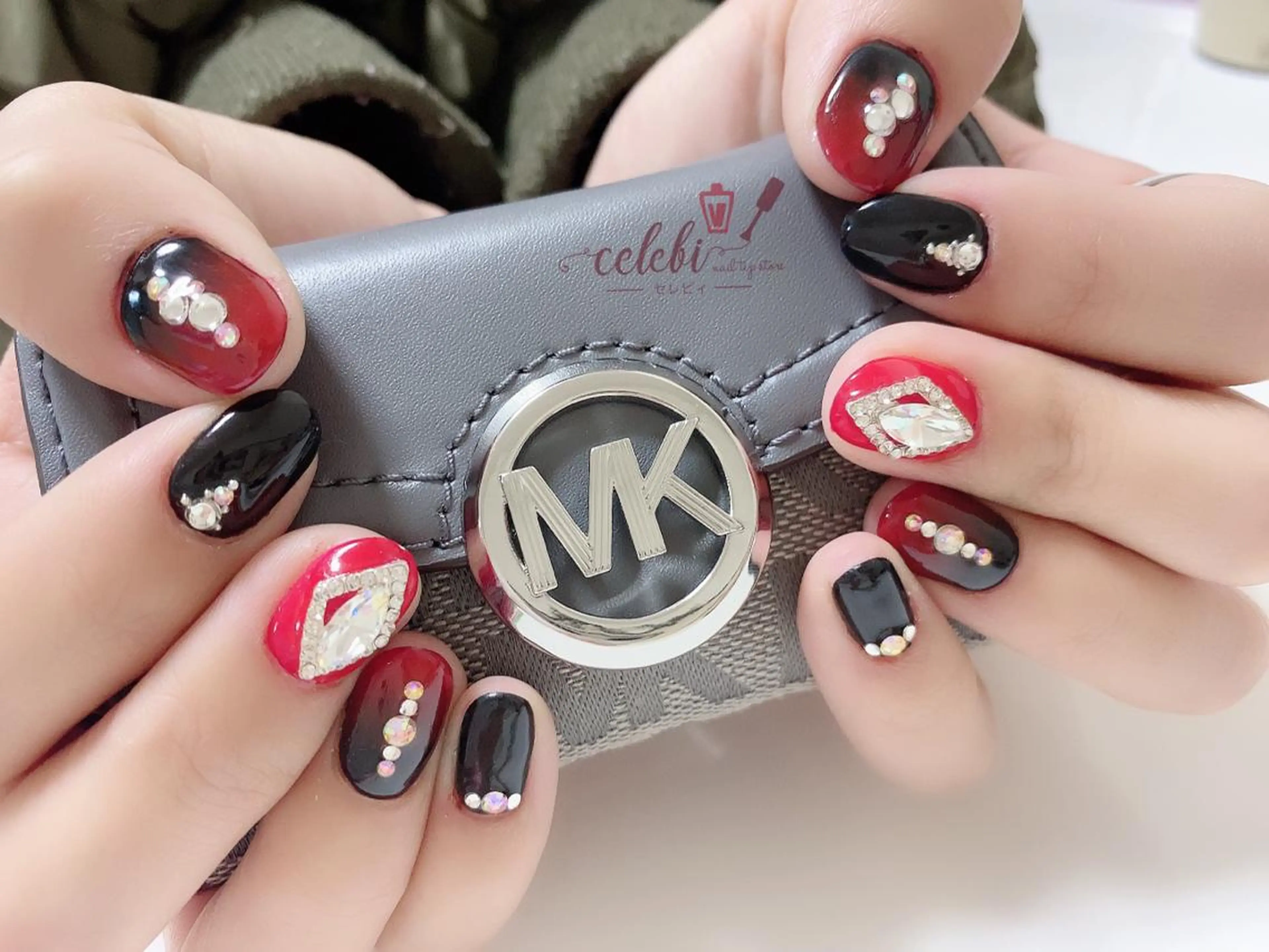 ネイル オーダーネイルチップ サロンcelebiのネイルデザイン