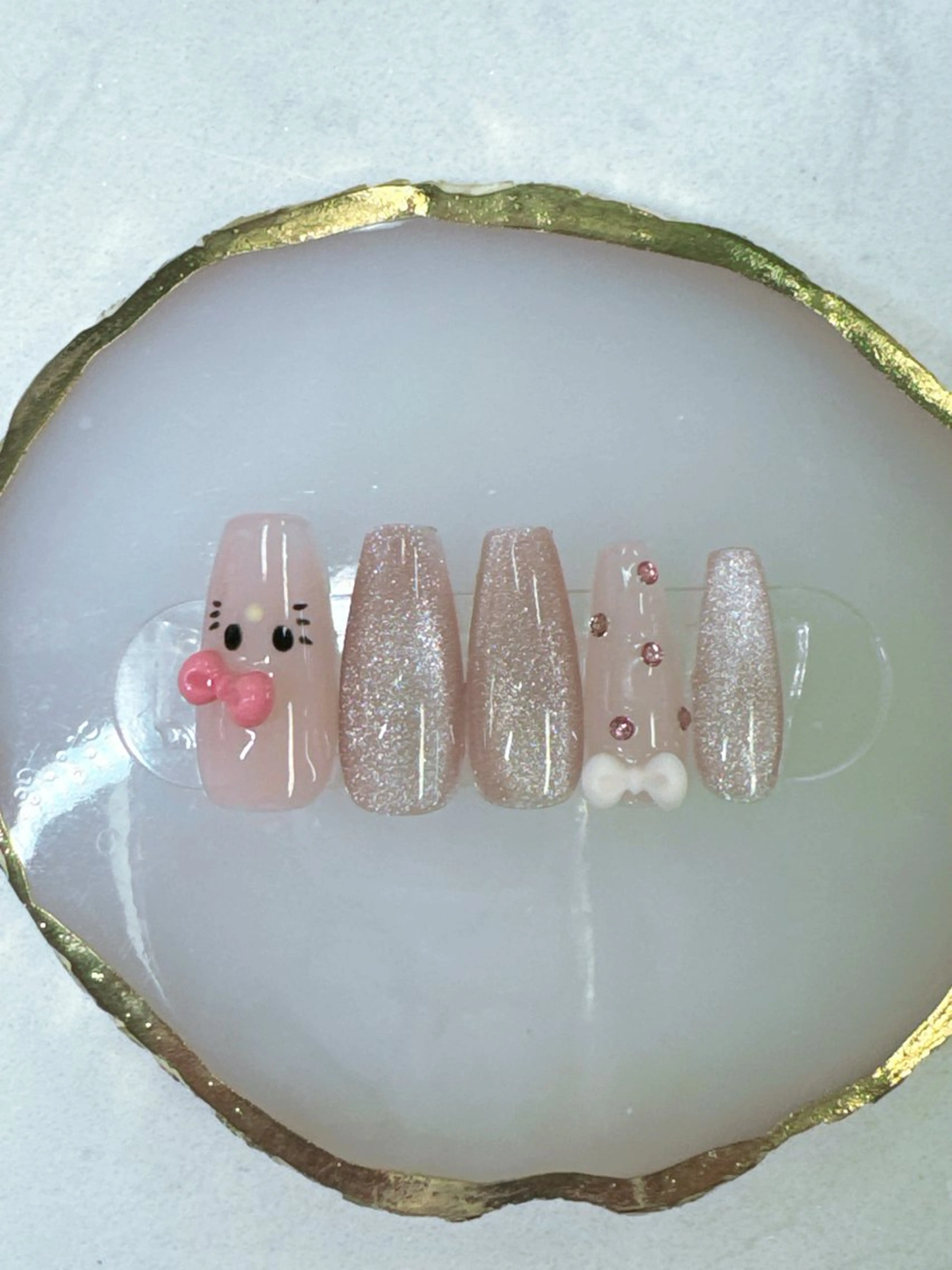 ネイル ボルドー ドット フットネイル フレンチネイル ジェルネイル ハンドネイル クイーンズネイル銀座所属・Queeens nailのネイルデザイン