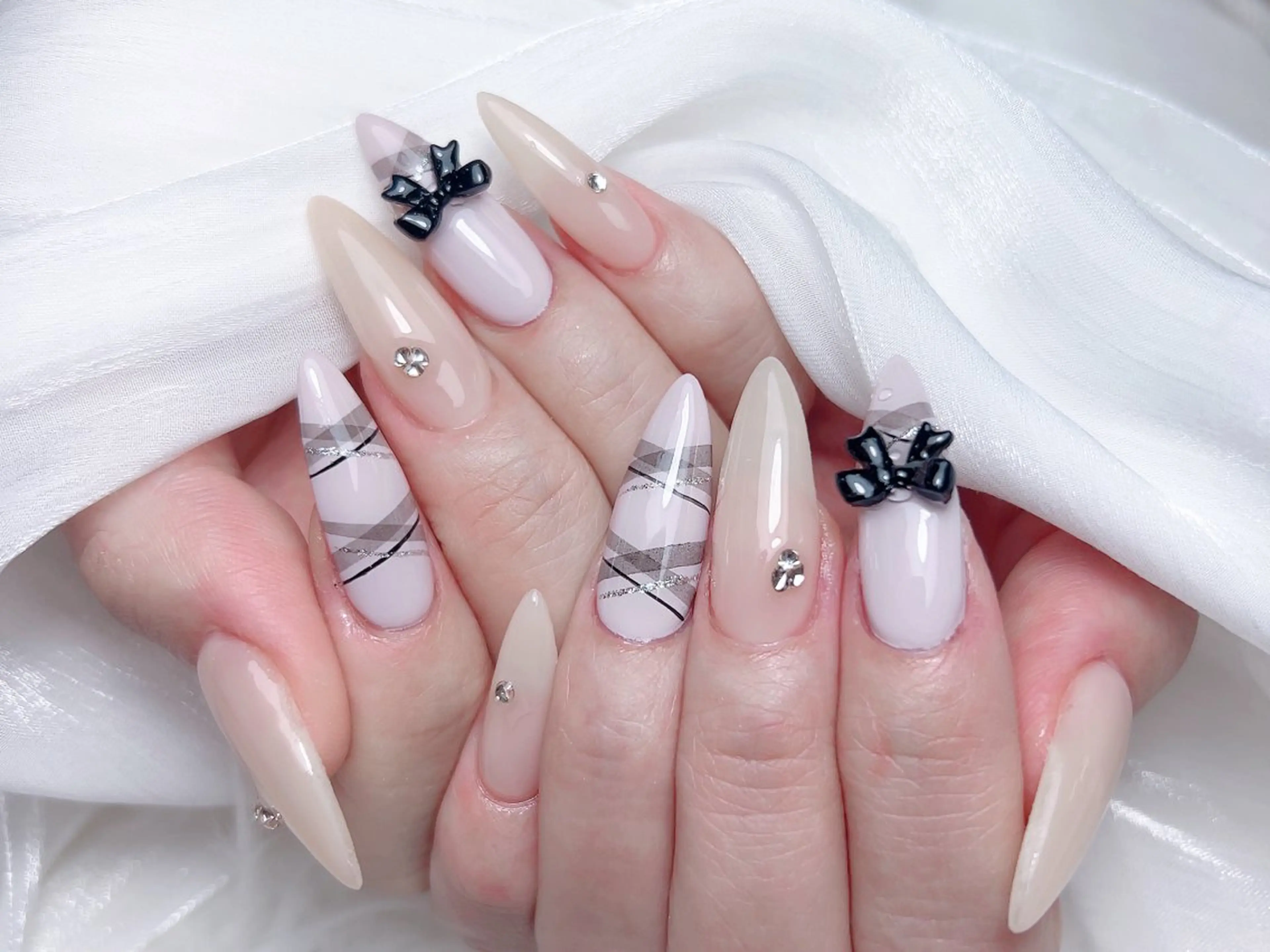 ネイル 🎀M nails✨ ビューティーのネイルデザイン
