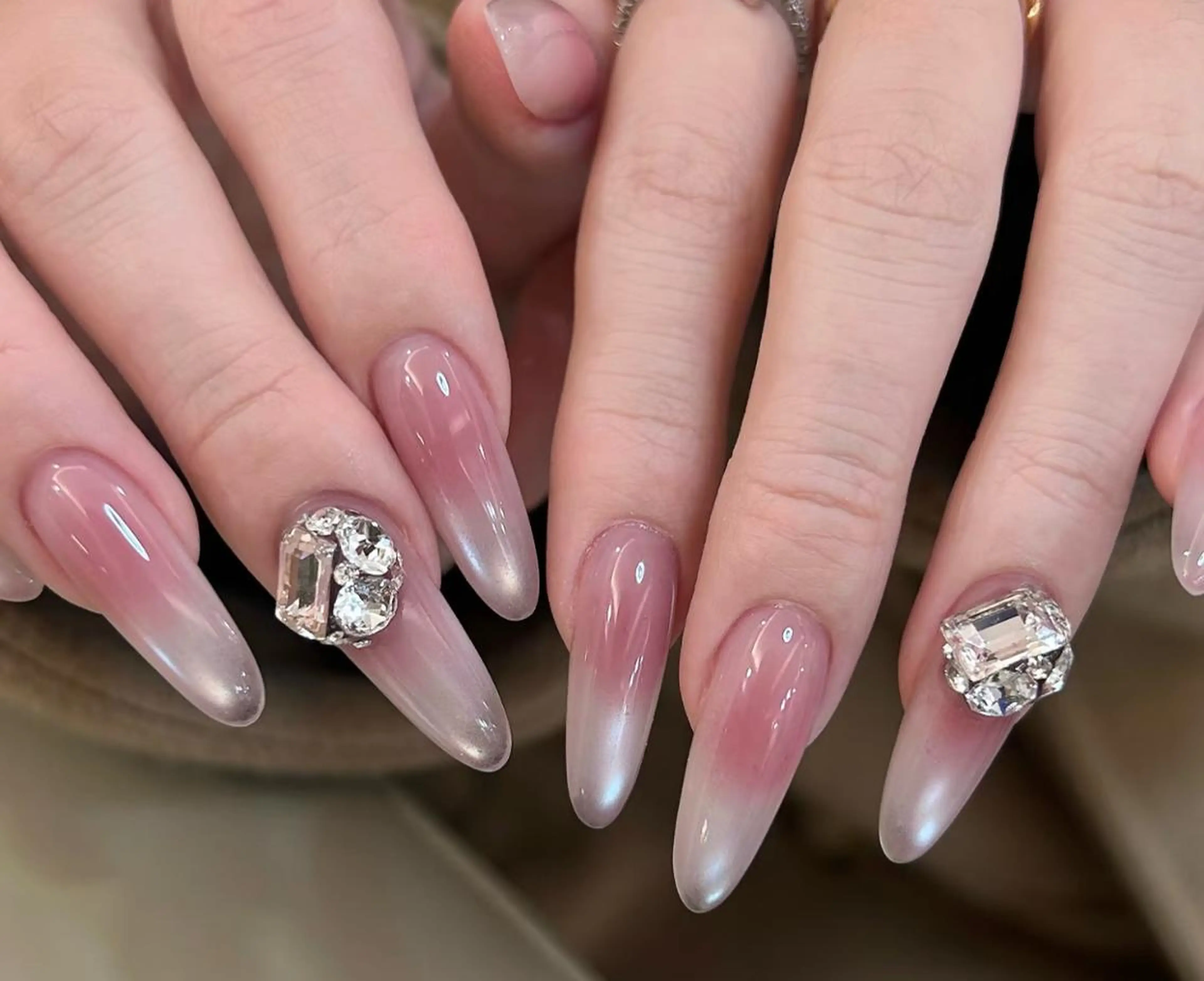 ネイル ハンドネイル 🎀 Ayaka_nailのネイルデザイン