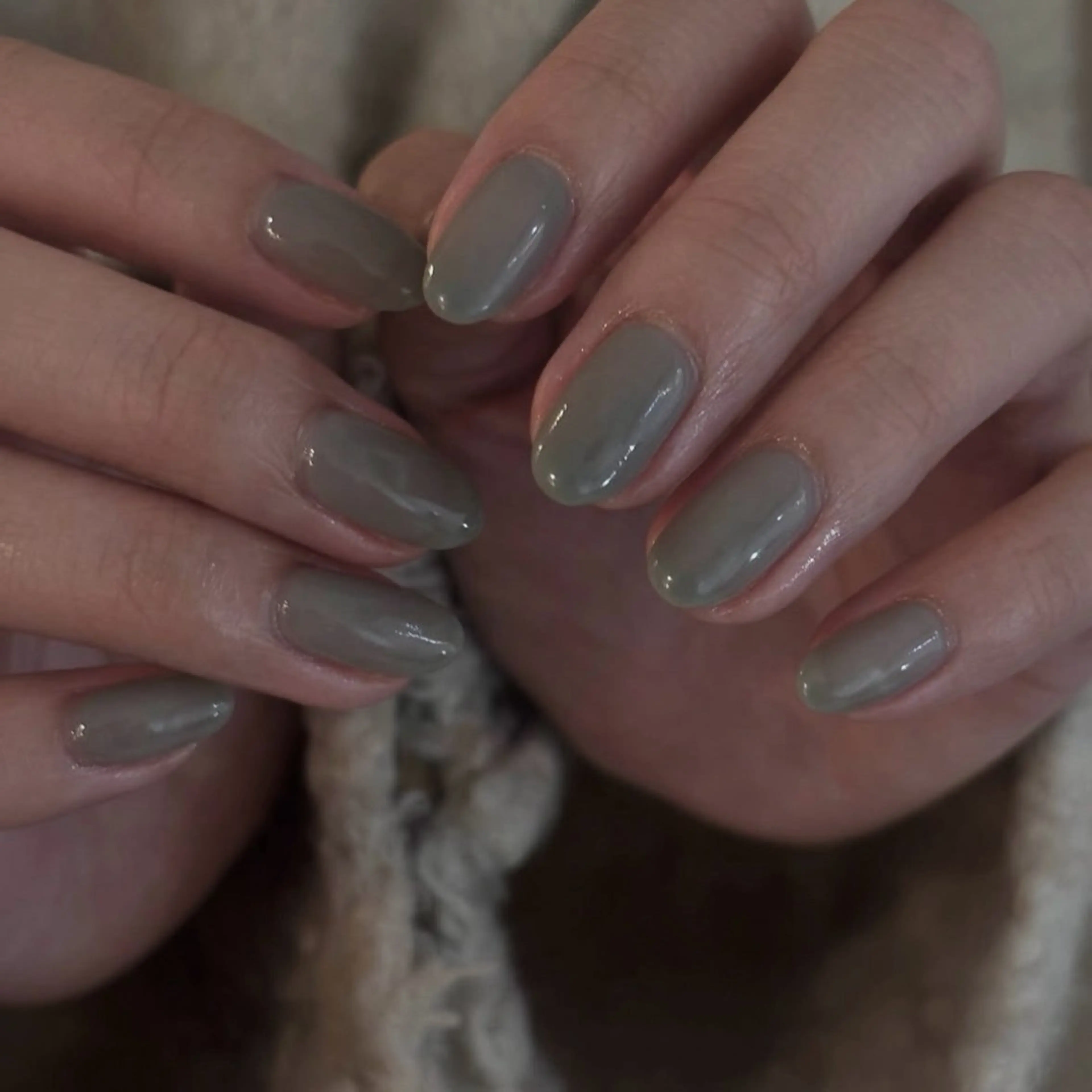 ネイル ワンカラーネイル moe ⠀のネイルデザイン