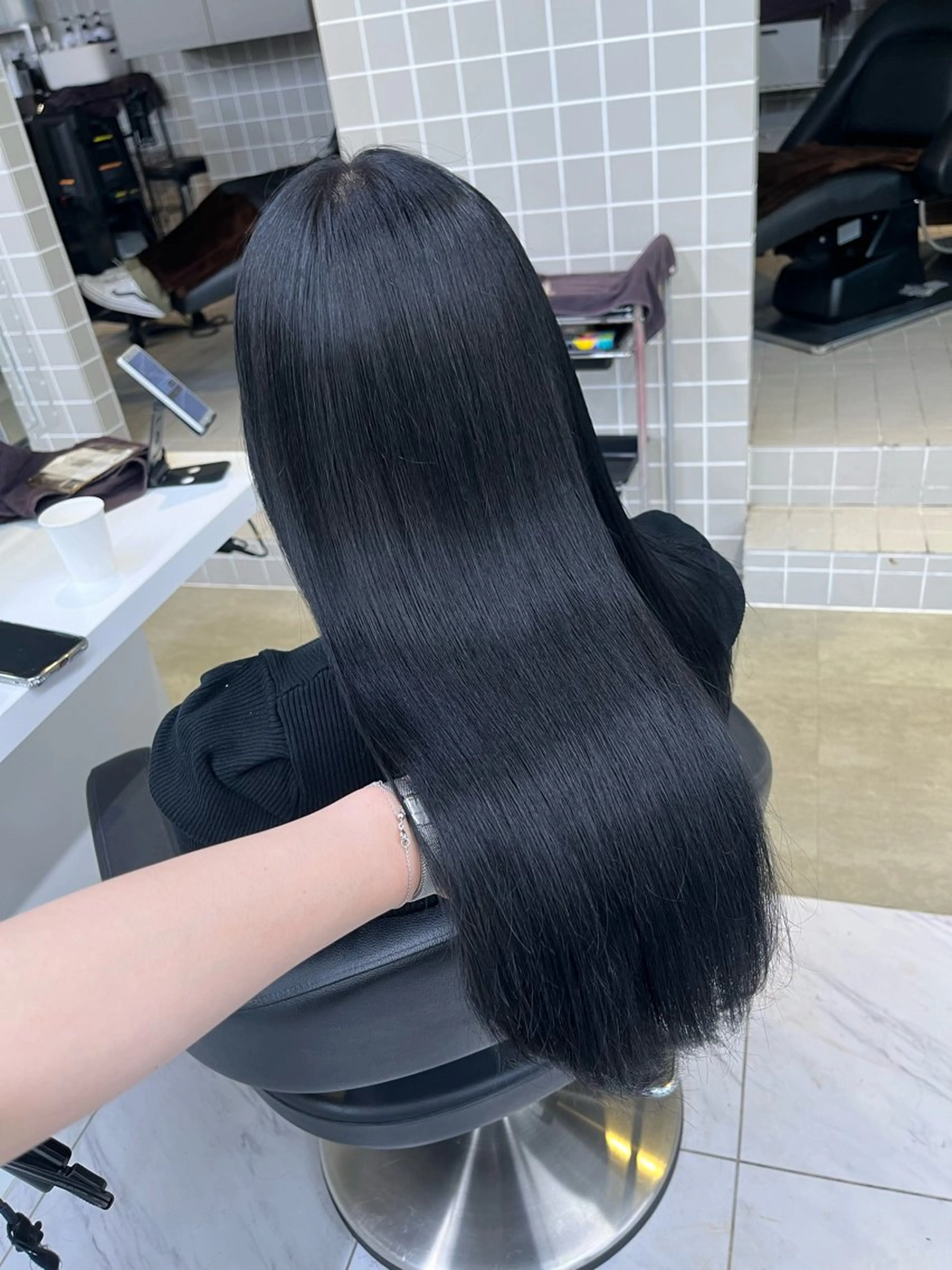 セミロング ヘアカラー トリートメント ヘッドスパ ヘアセット 寒色＆ブリーチ特化 寒色MiOのヘアスタイル