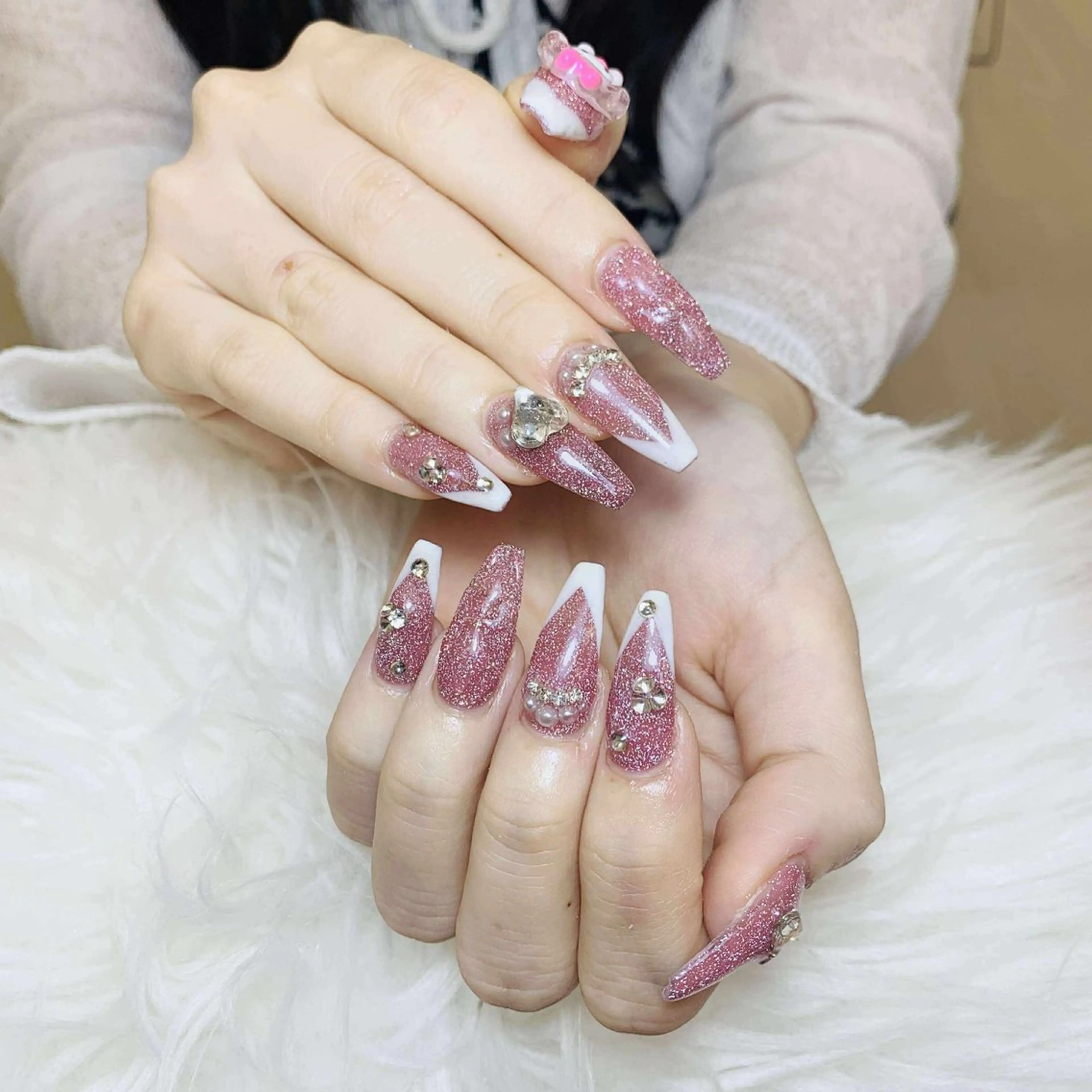 ネイル チークネイル 長さ出し フレンチネイル ジェルネイル ガラスフレンチ ハンドネイル anh nail anne🤍のネイルデザイン