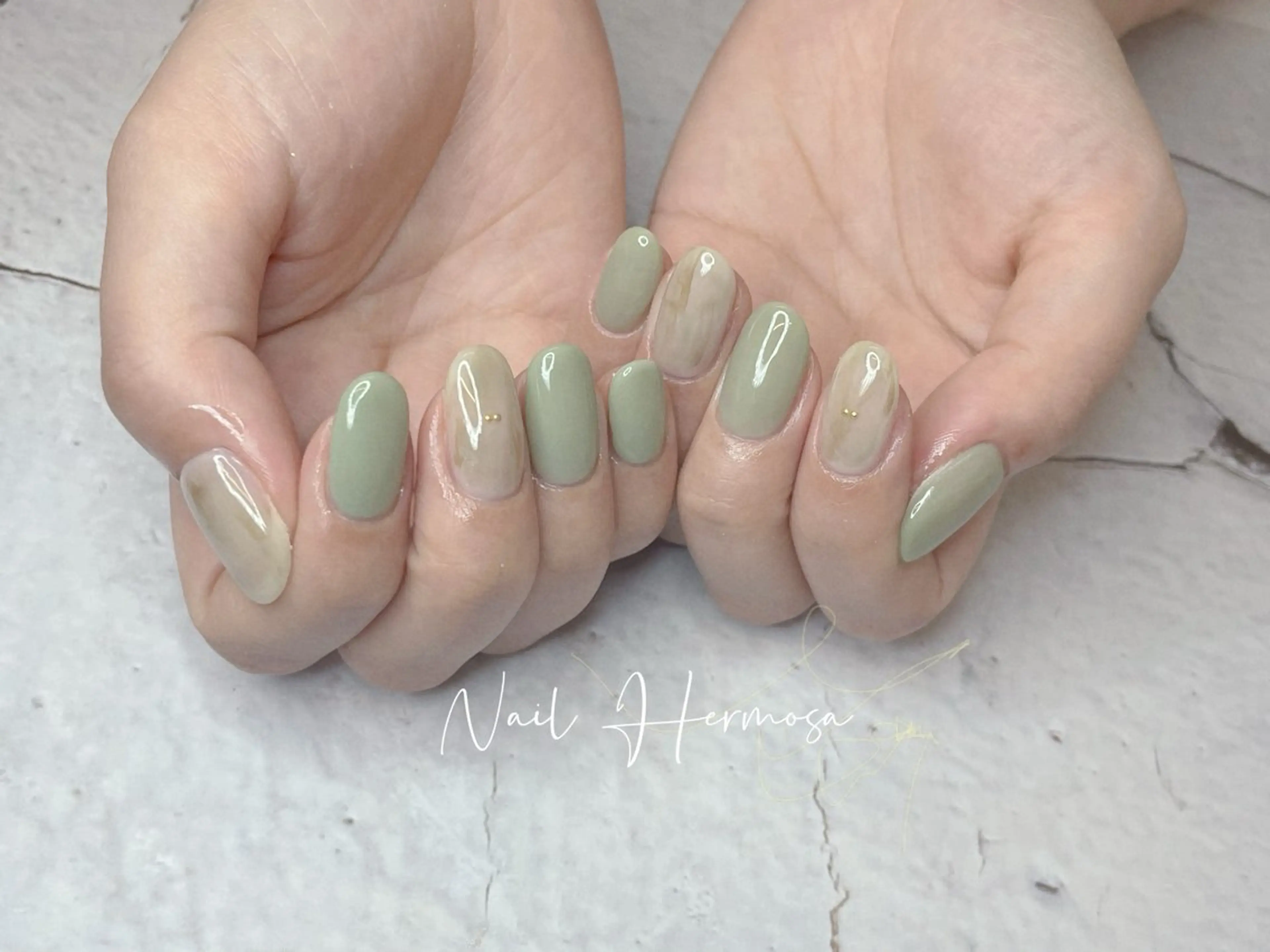 ネイル アートネイル ジェルネイル グラデーション マグネットネイル 持ち込み ハンドネイル エルモサ YURIKAのネイルデザイン