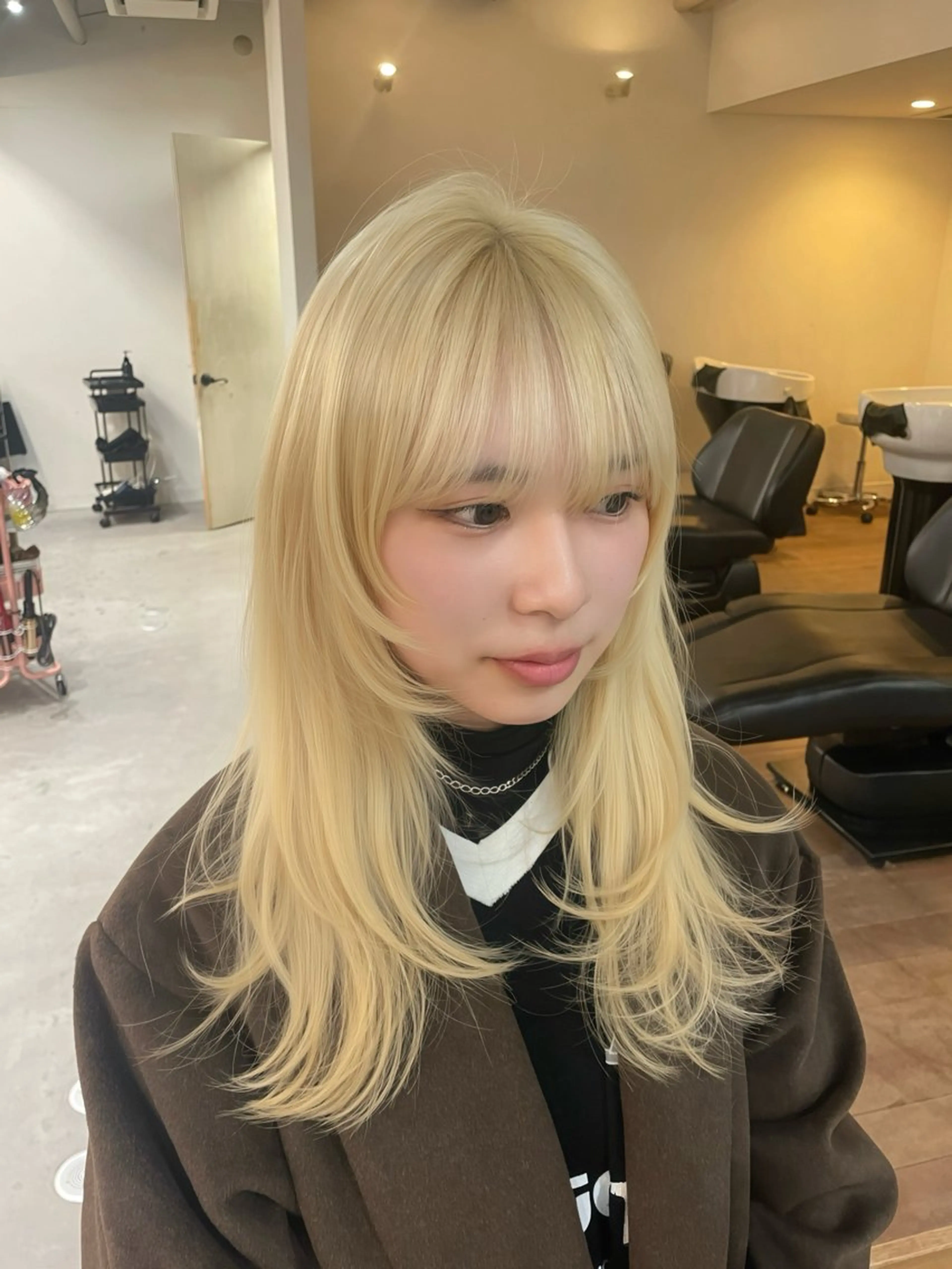 ミディアム カット ヘアカラー トリートメント 梅田韓国ヘア kiara🩷彡のヘアスタイル