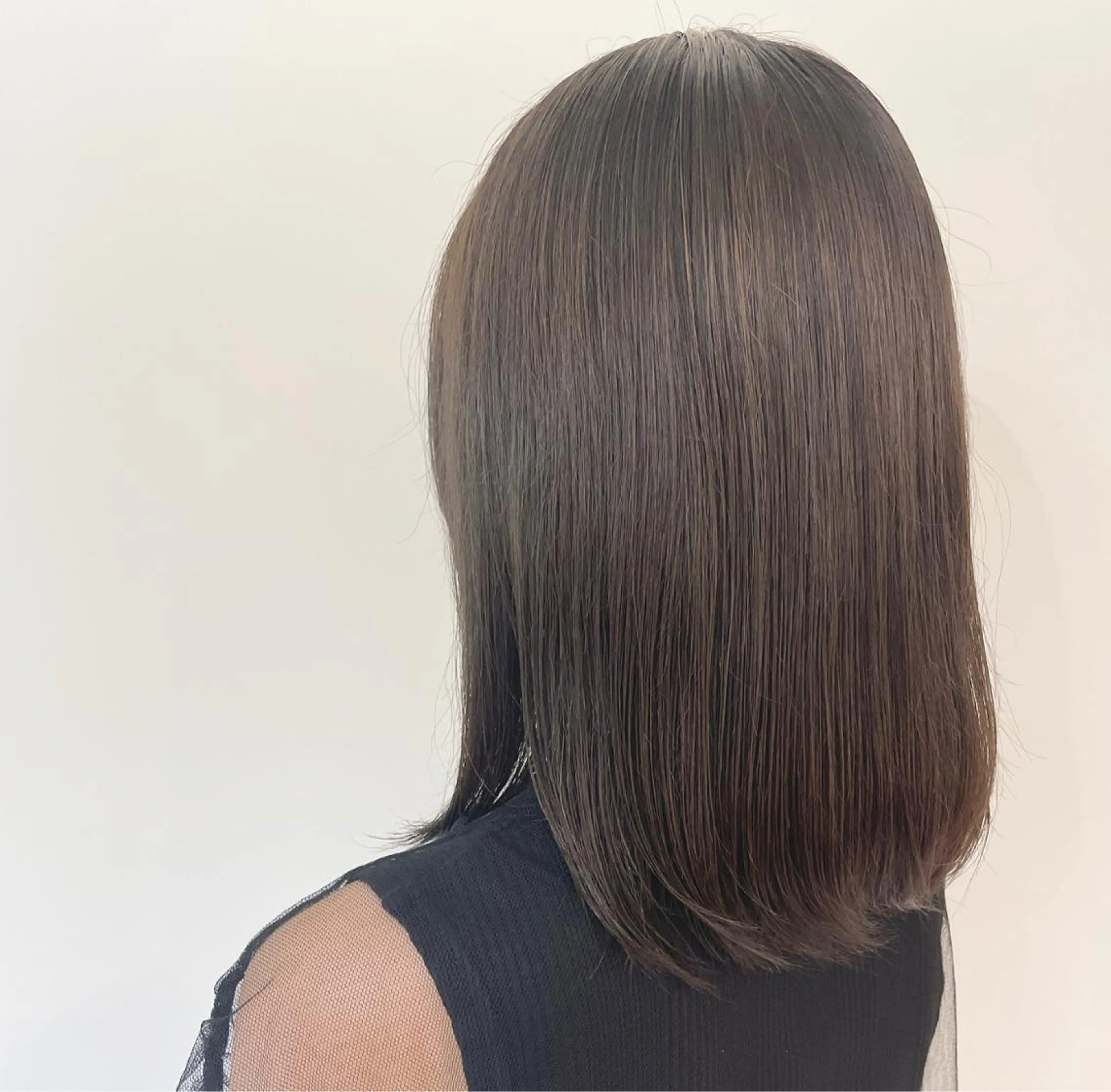 セミロング amber池袋所属・美髪矯正・ブリーチ 矯正🫧秋元ゆたかのヘアスタイル