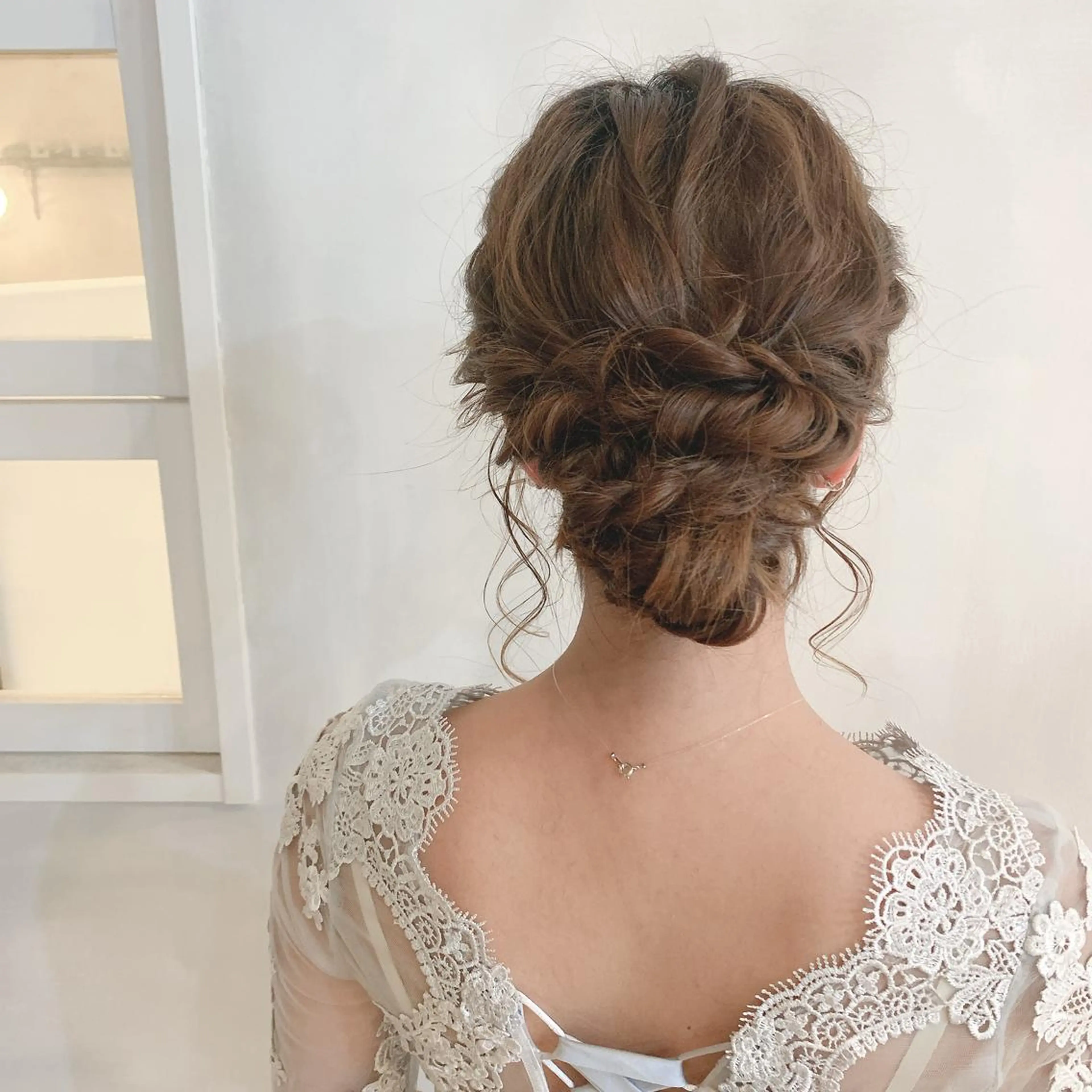 セミロング カレンダー 弁天町Tomoのヘアスタイル