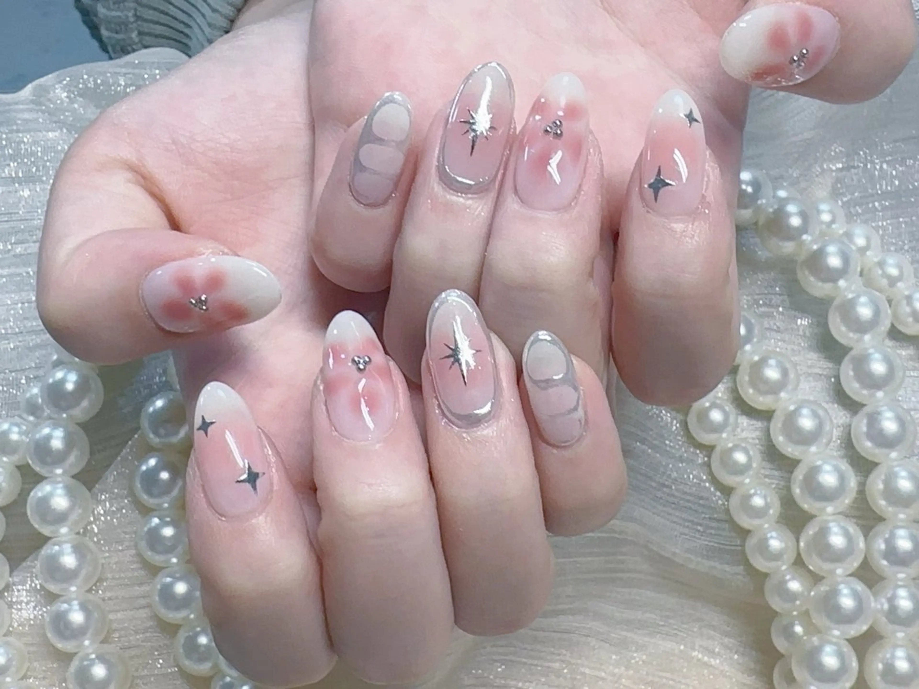 ネイル チークネイル ミラーネイル ハンドネイル MO MO🐻のネイルデザイン