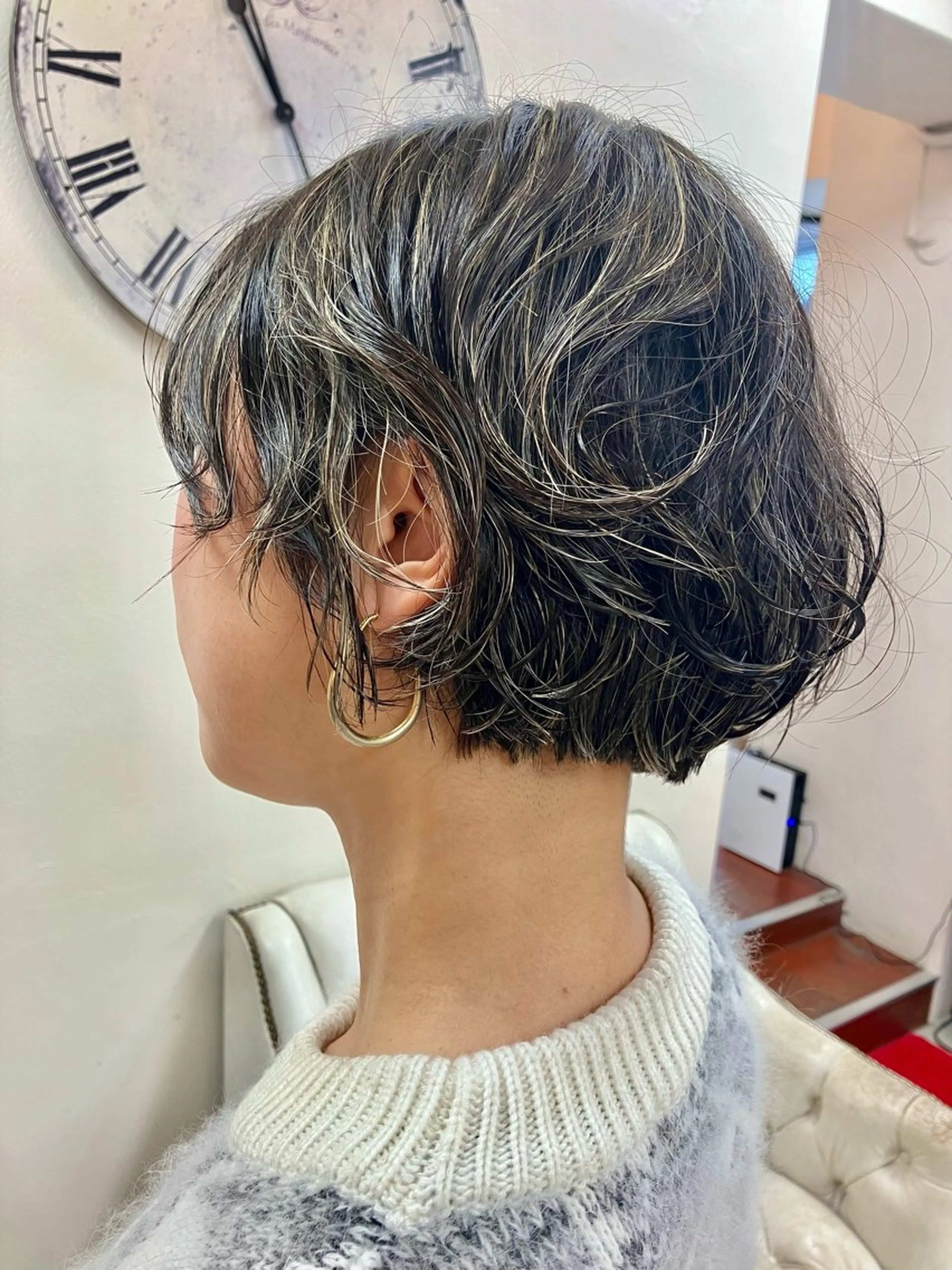 ショート ボブ ハイライト igrek bis所属・似合わせ×透明感 カラー🤍MAOのヘアスタイル