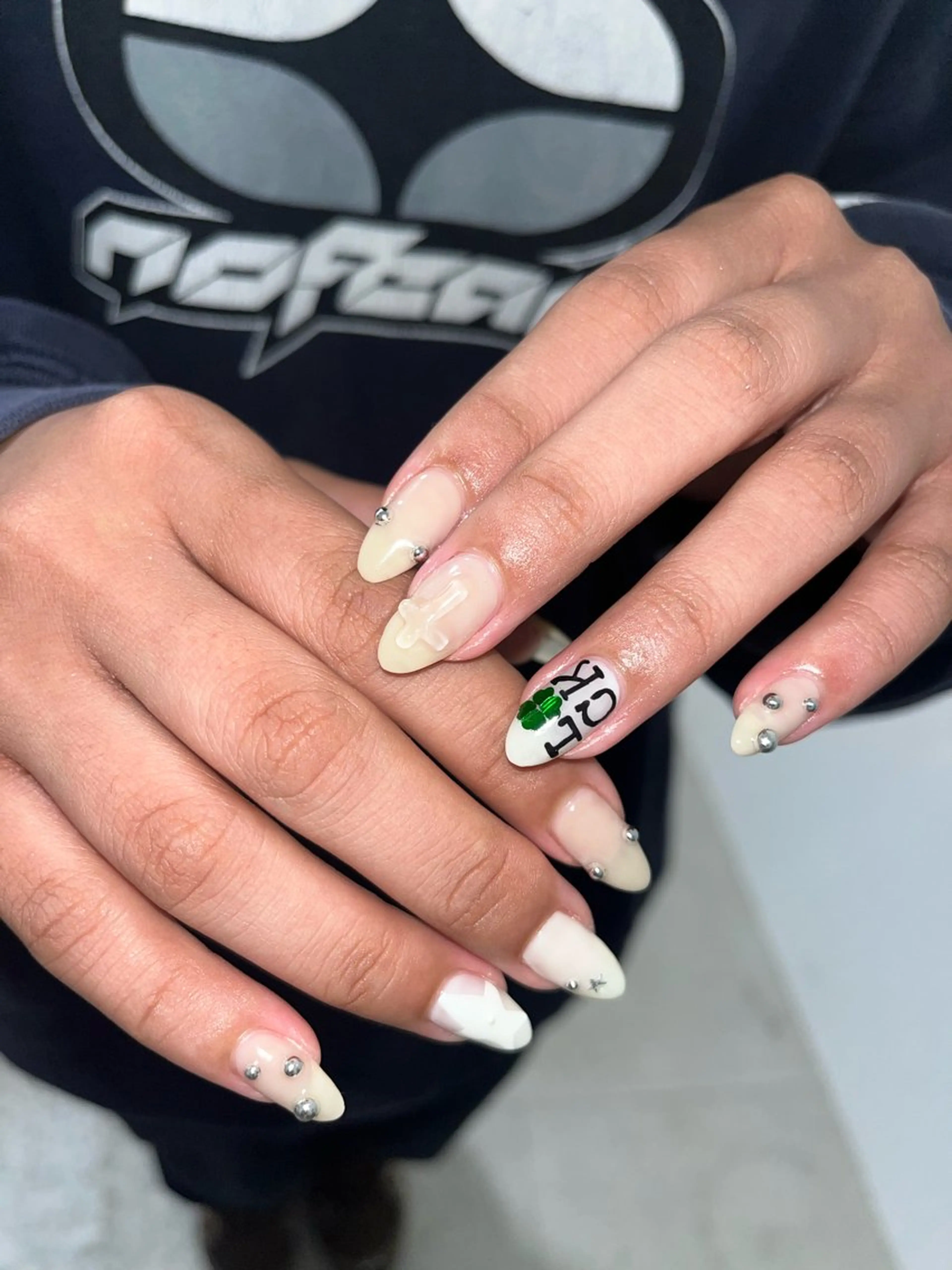 ネイル ハンドネイル エレン 南越谷のネイルデザイン