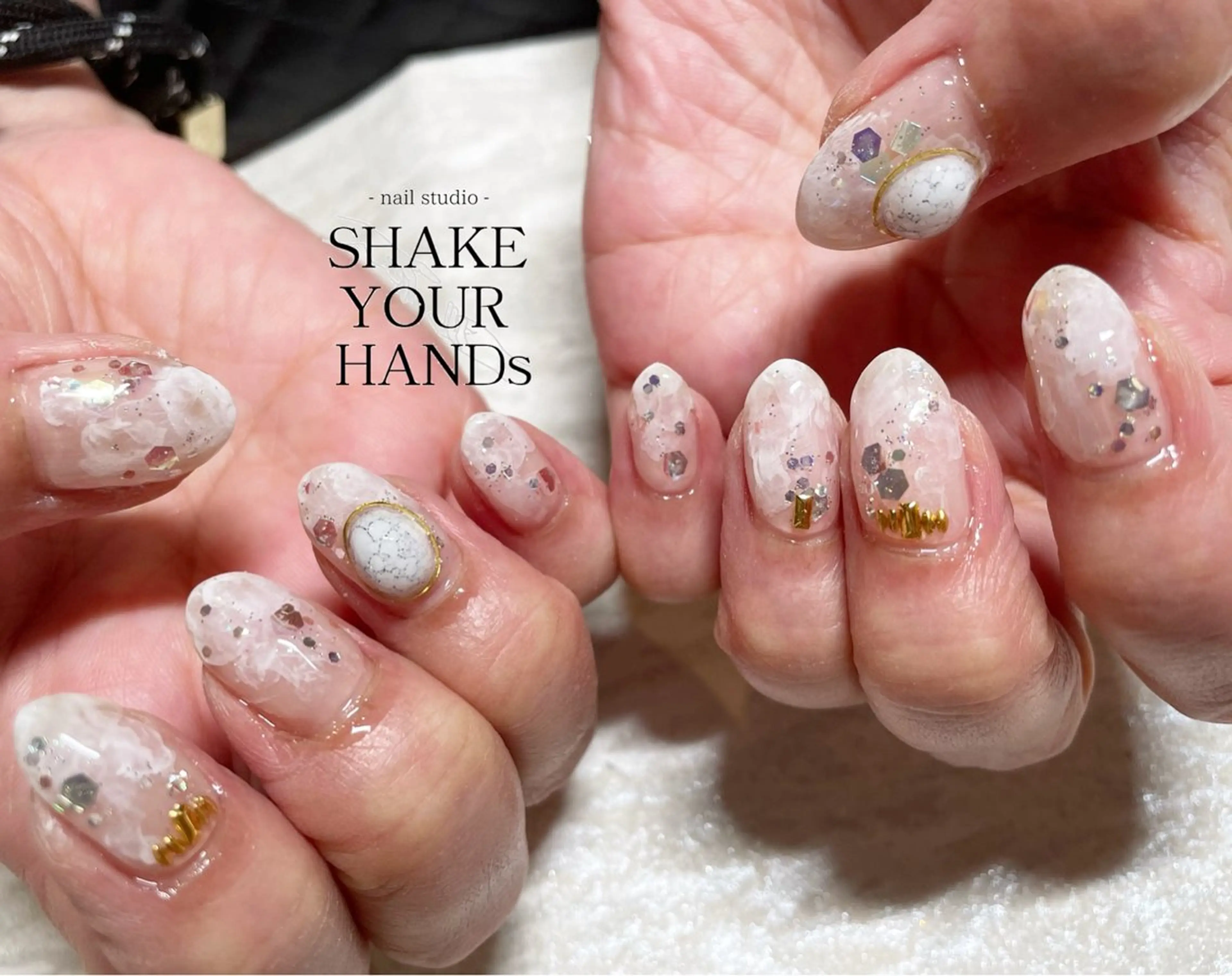 ネイル キラキラネイル ハンドネイル ネイルスタジオ シェイクユアハンズのネイルデザイン