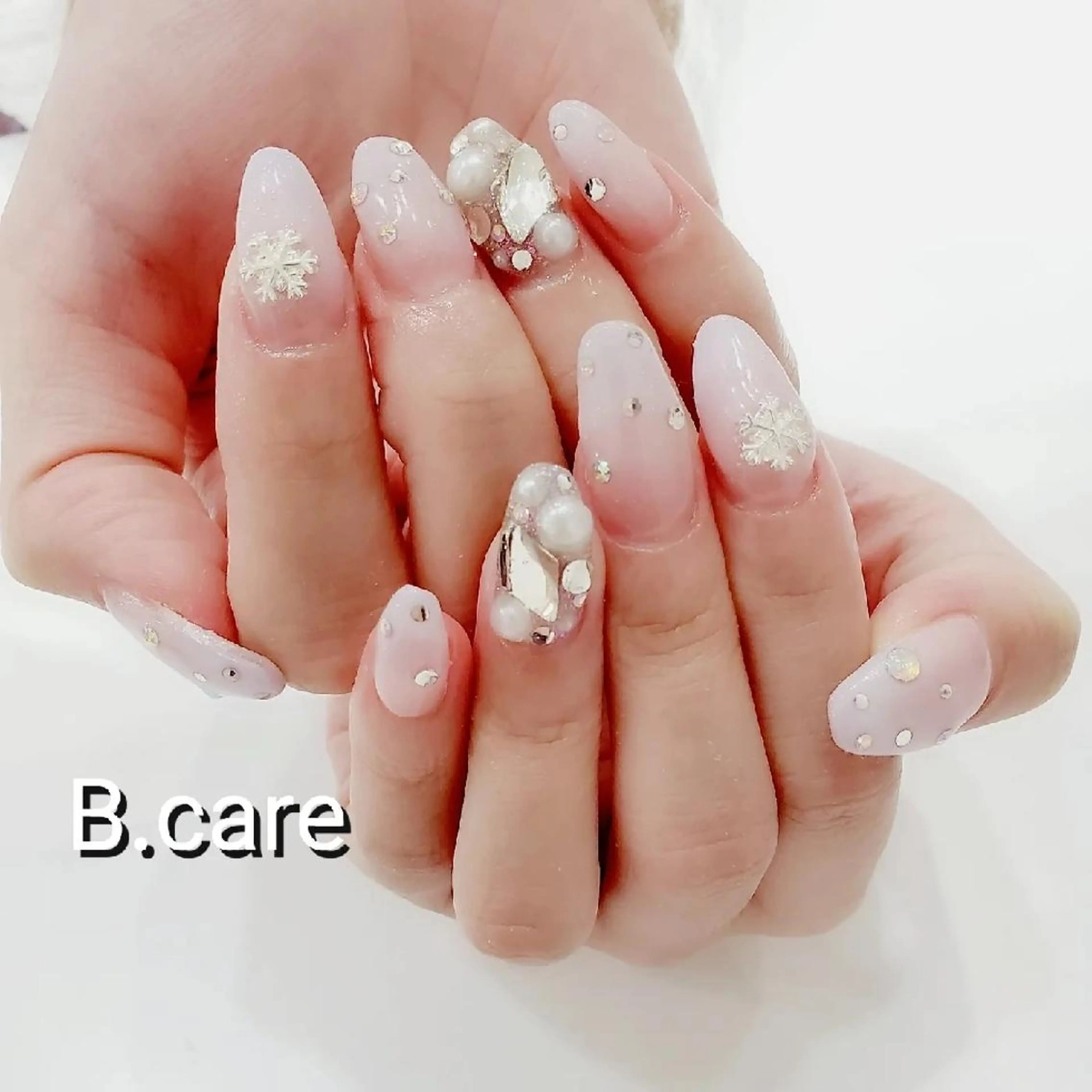 ネイル B.care自由ヶ丘所属・早坂  のネイルデザイン