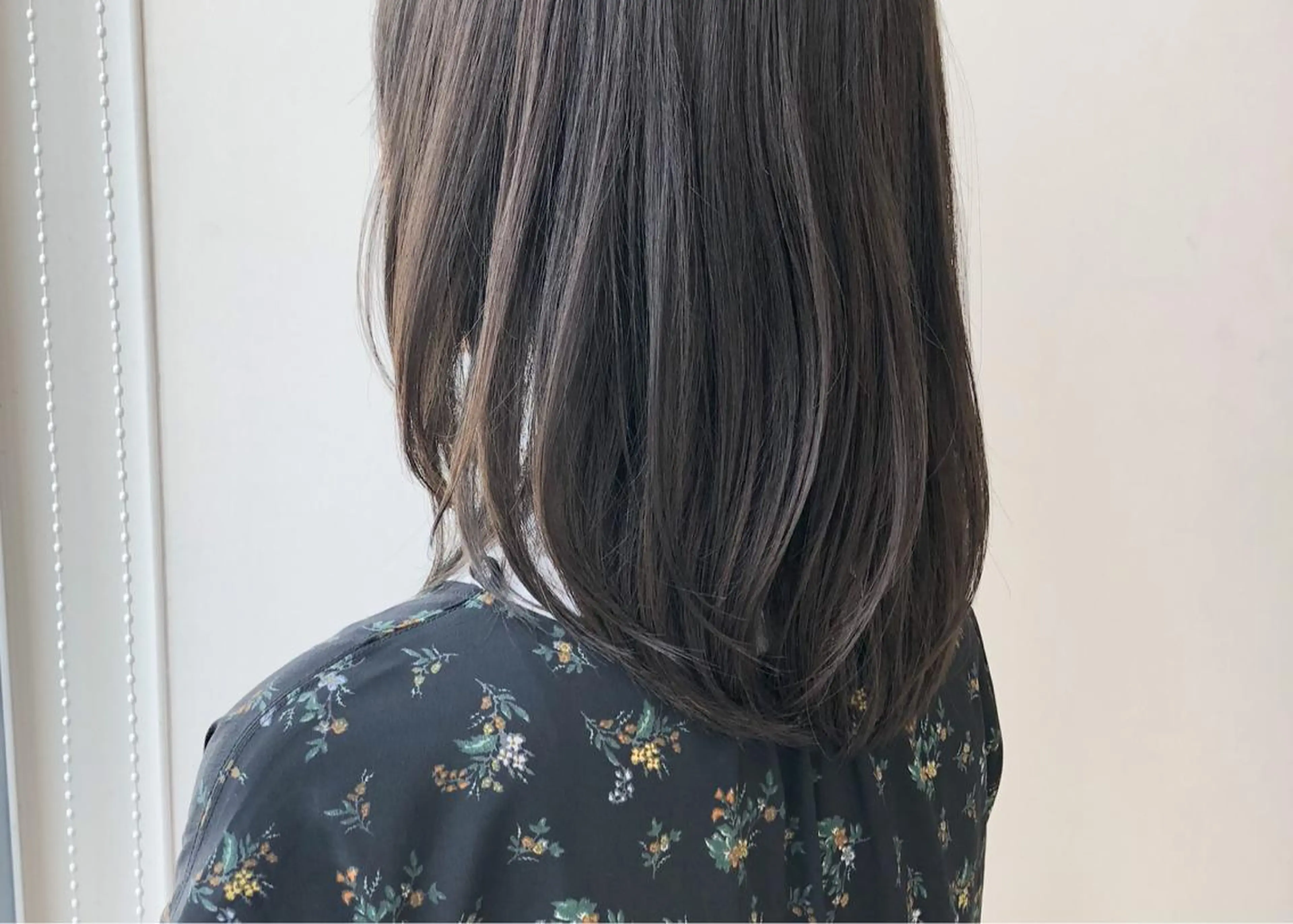 ミディアム カラー ネイル グレージュ 中山 天地のヘアスタイル