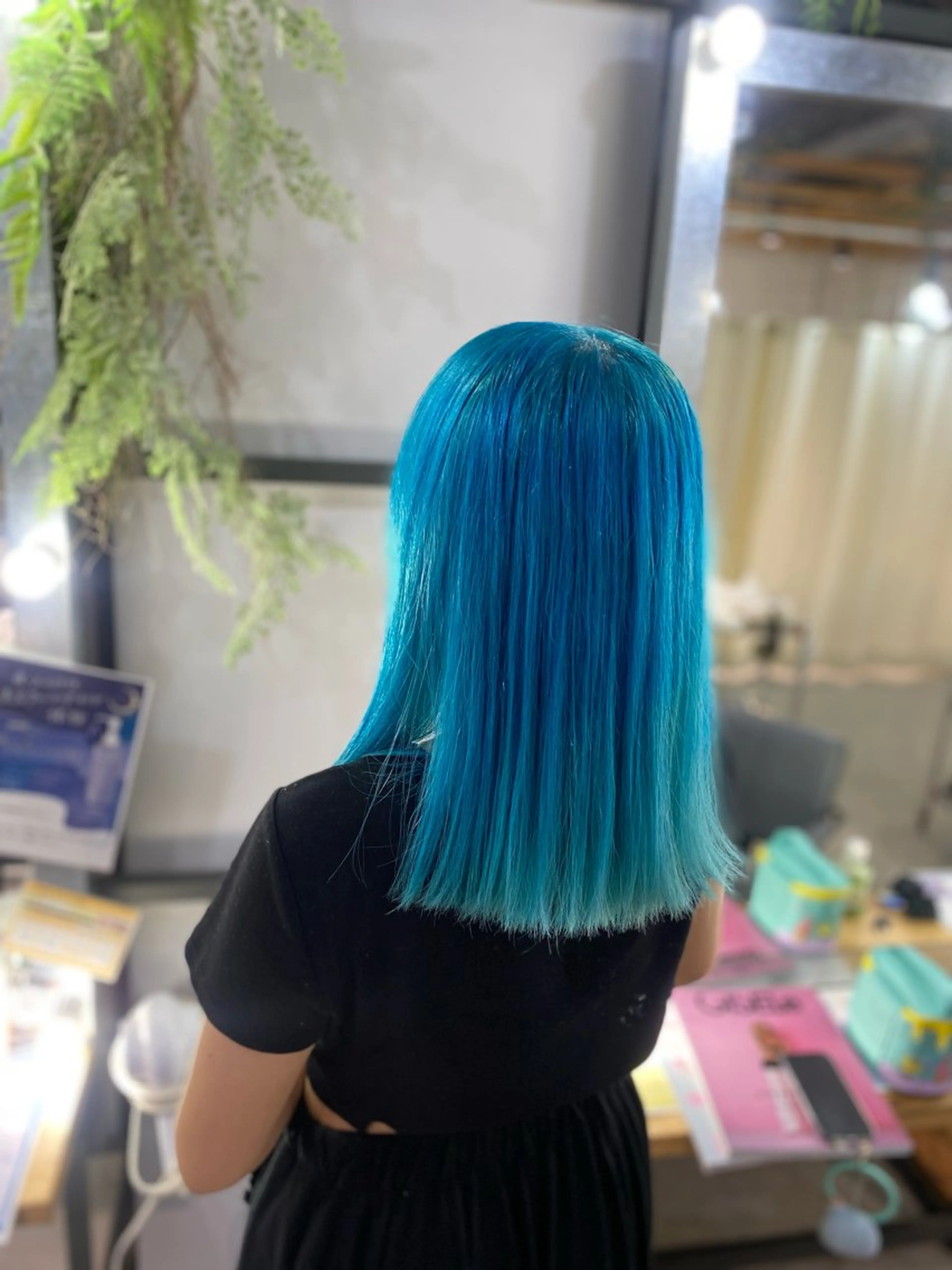 セミロング カラー ブルーカラー 伊藤 裕也のヘアスタイル