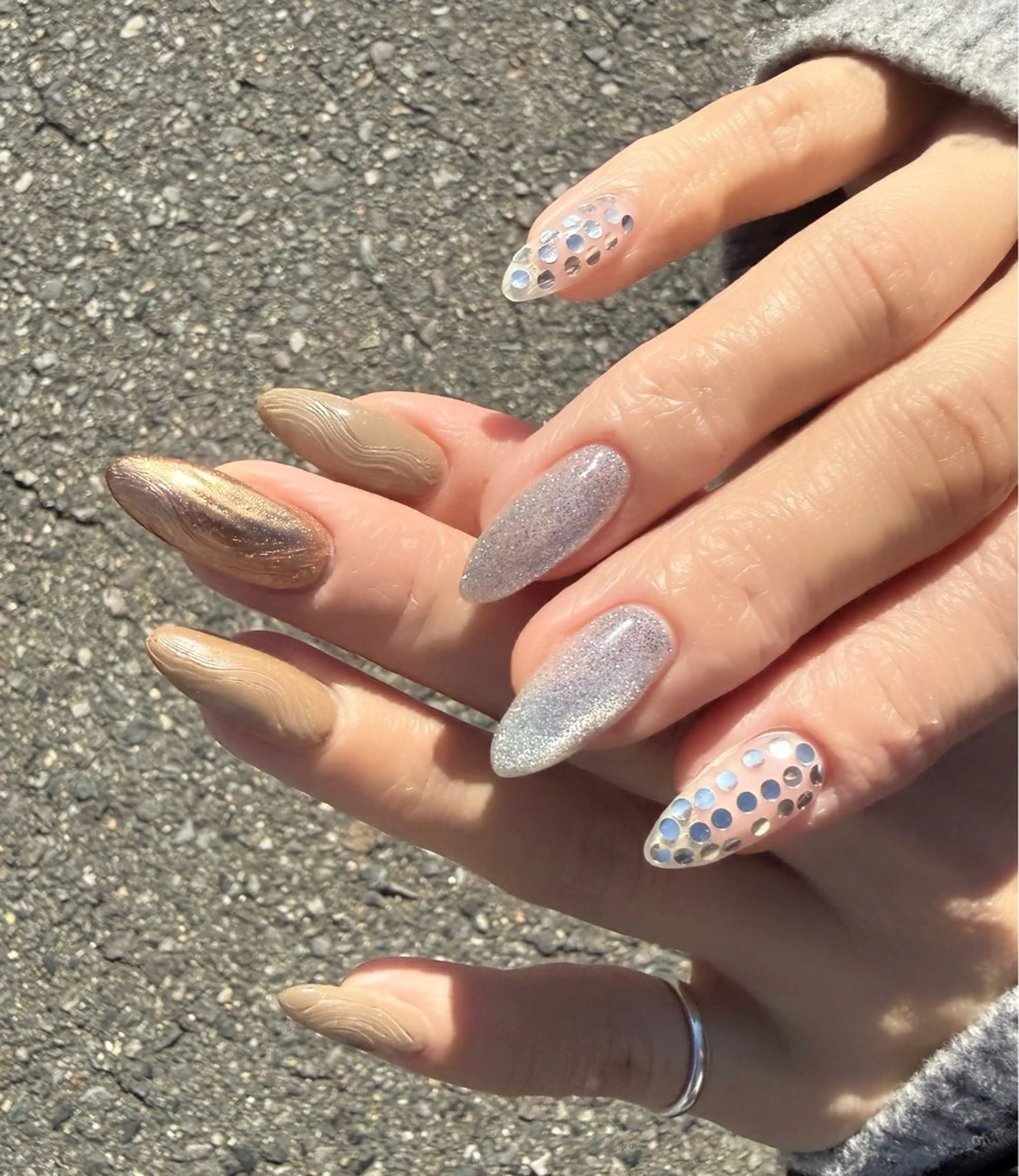 ネイル アートネイル クリアネイル フラッシュネイル シルバー Lowé所属・Lowé nailのネイルデザイン