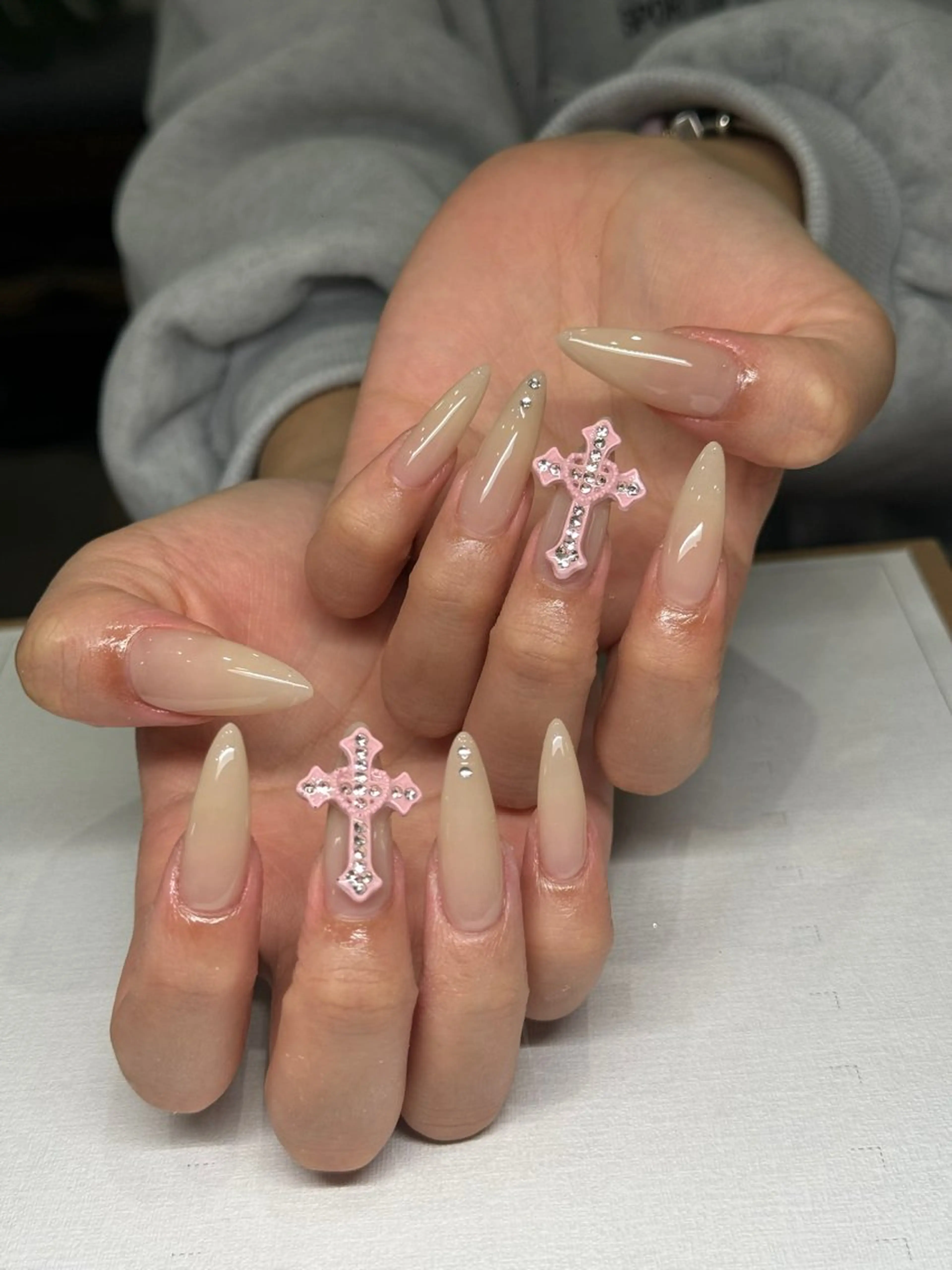 ネイル オーロラネイル ブルー チークネイル 長さ出し フットネイル ハンドネイル Momo チップ長さ出し専門店のネイルデザイン