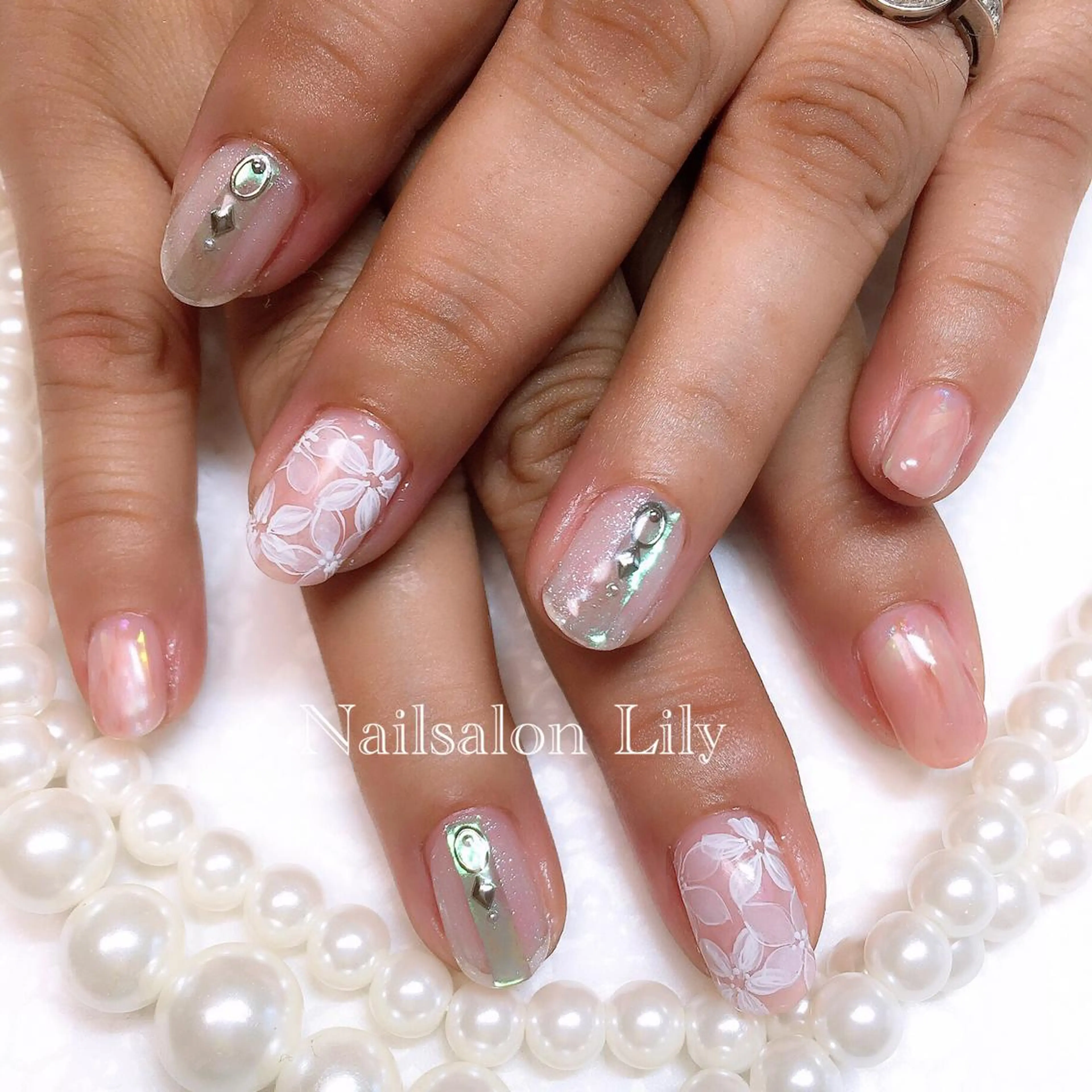ネイル フラワーネイル Nailsalon Lilyのネイルデザイン