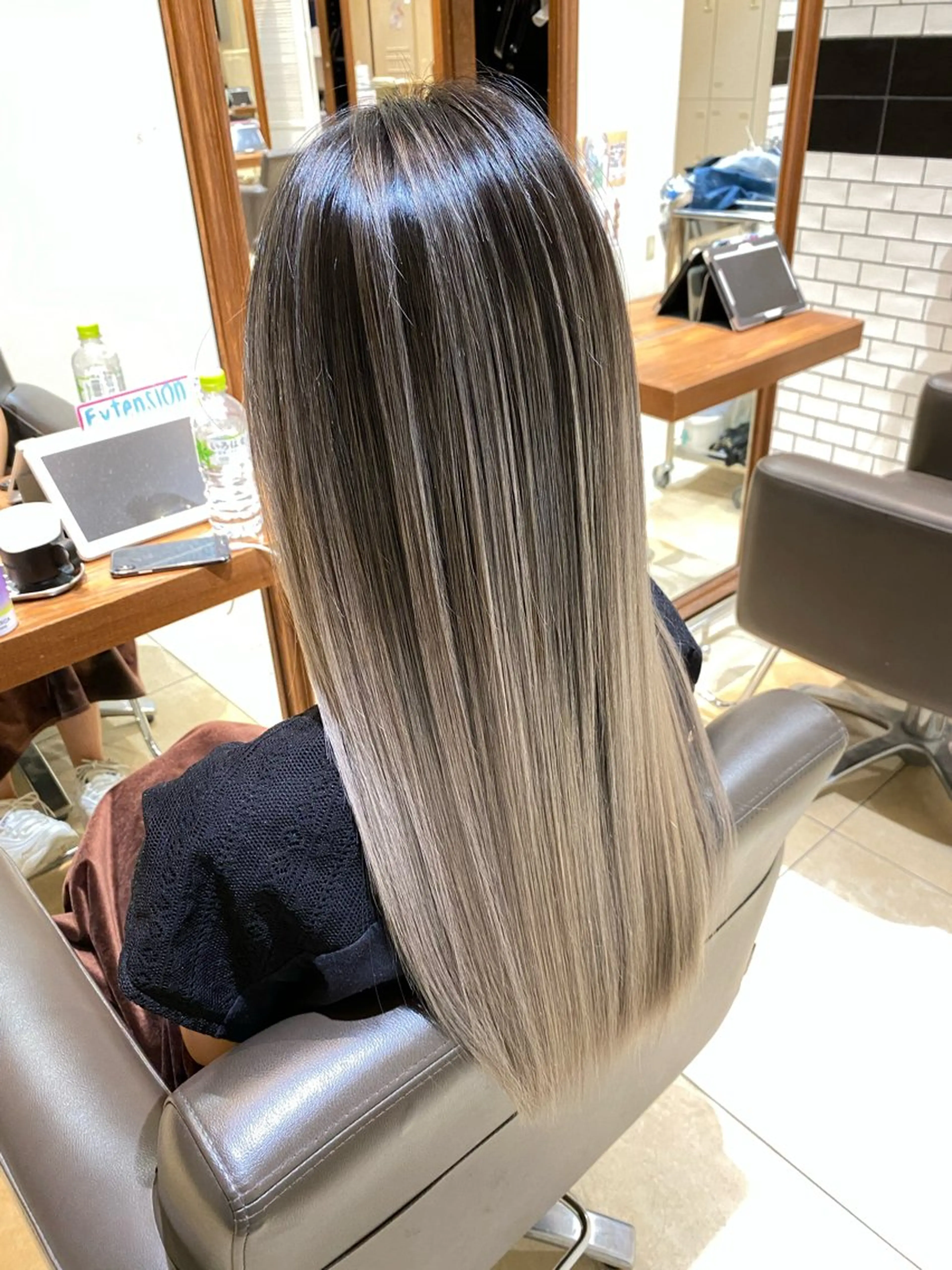 ロング レイヤーカット CIERA.南船場所属・yuna🧡/心斎橋 ハイトーン/ブリーチのヘアスタイル