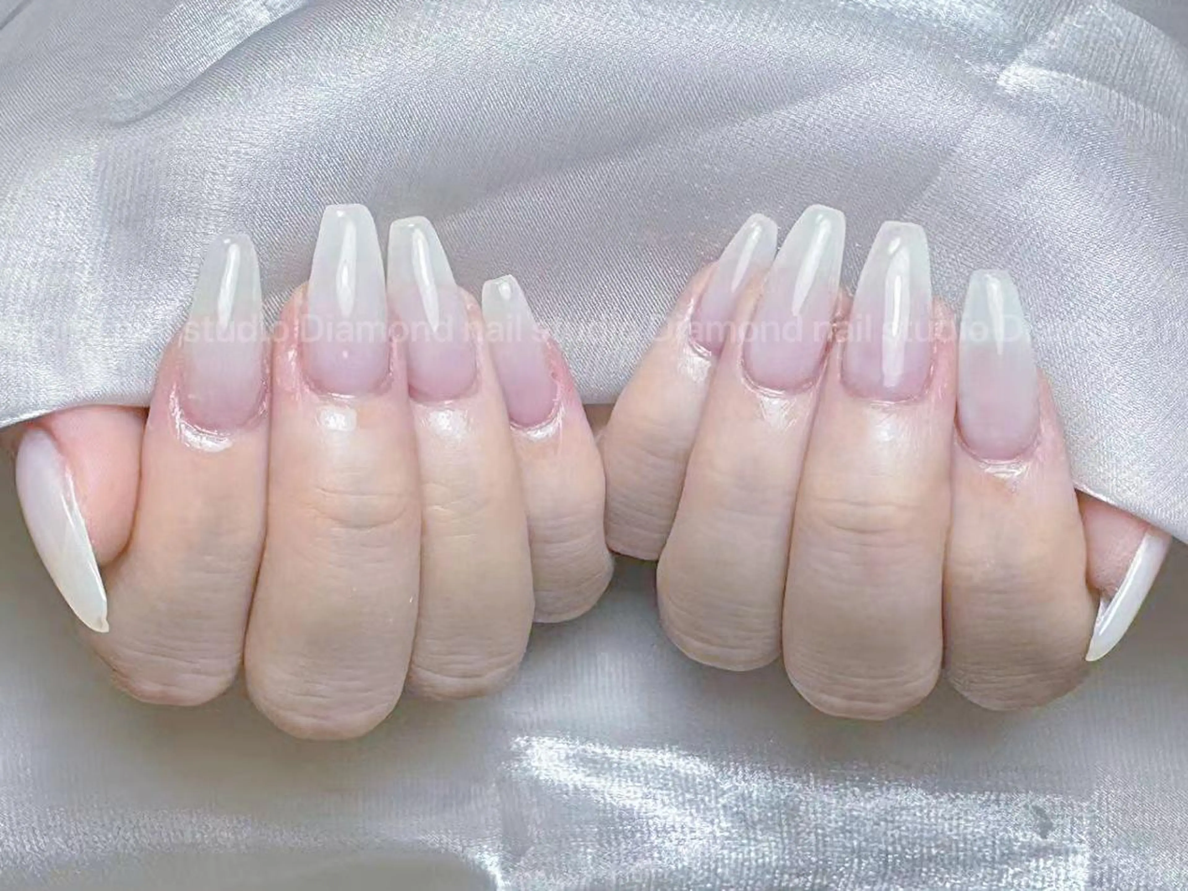 ネイル アートネイル オーロラネイル ガーリー キラキラネイル 韓国ネイル ハンドネイル ハンドケア Diamond 🚢のネイルデザイン