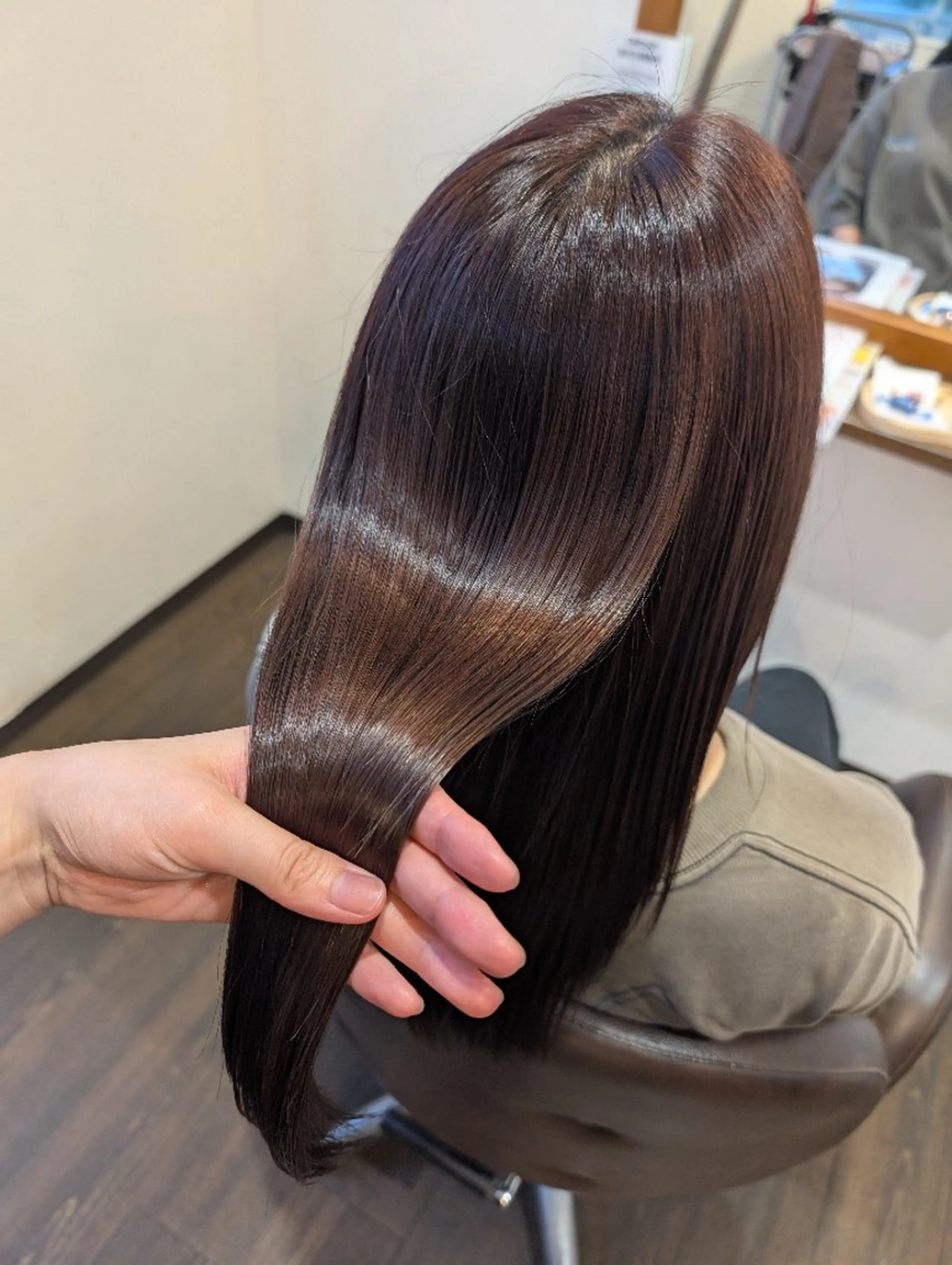 ロング チョコレートブラウン 髪質改善 トリートメント カット ヘアカラー トリートメント 寺田百花/髪質改善/ カットモデル募集のヘアスタイル
