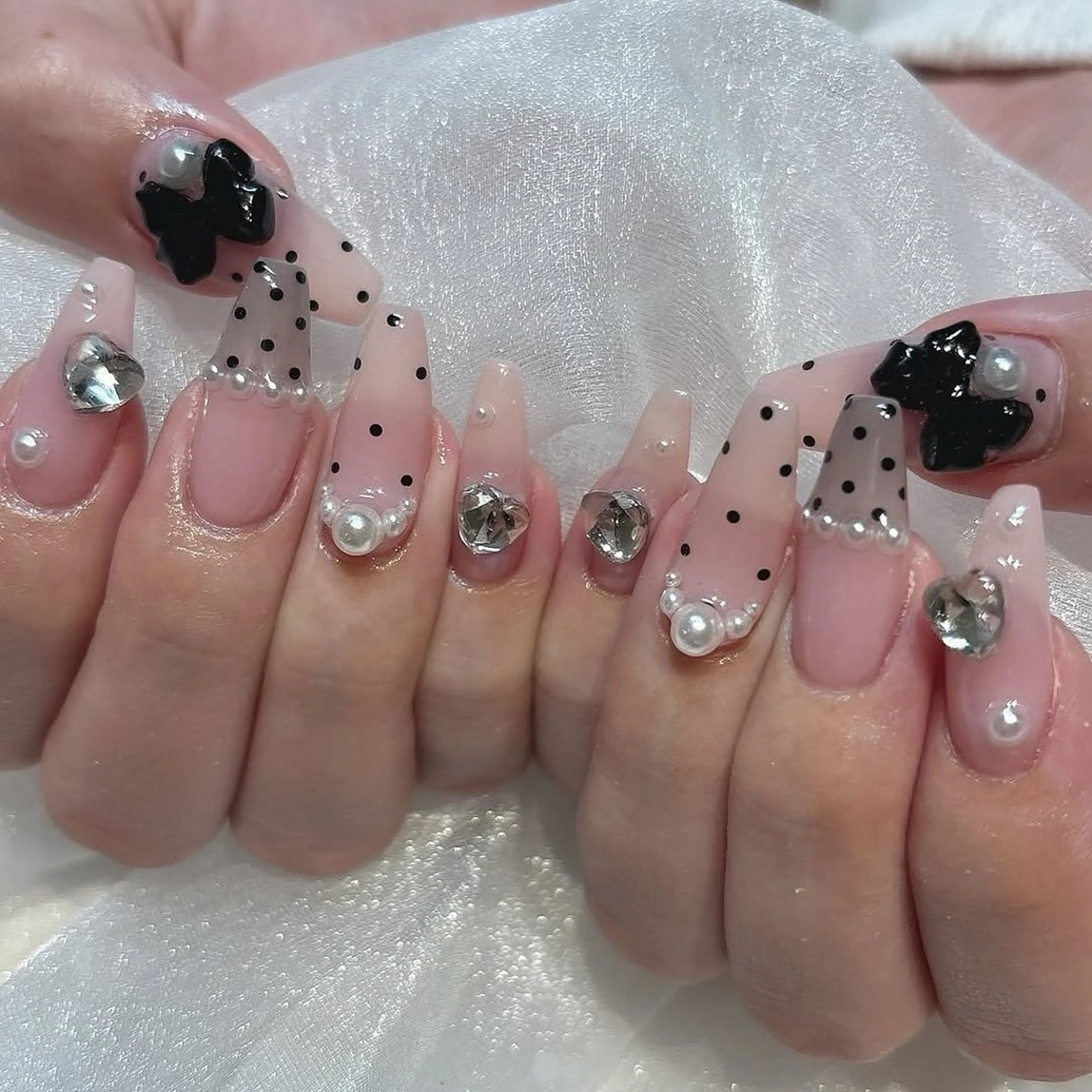 ネイル ドット ガーリー ピンク ハンドネイル KIM キムのネイルデザイン