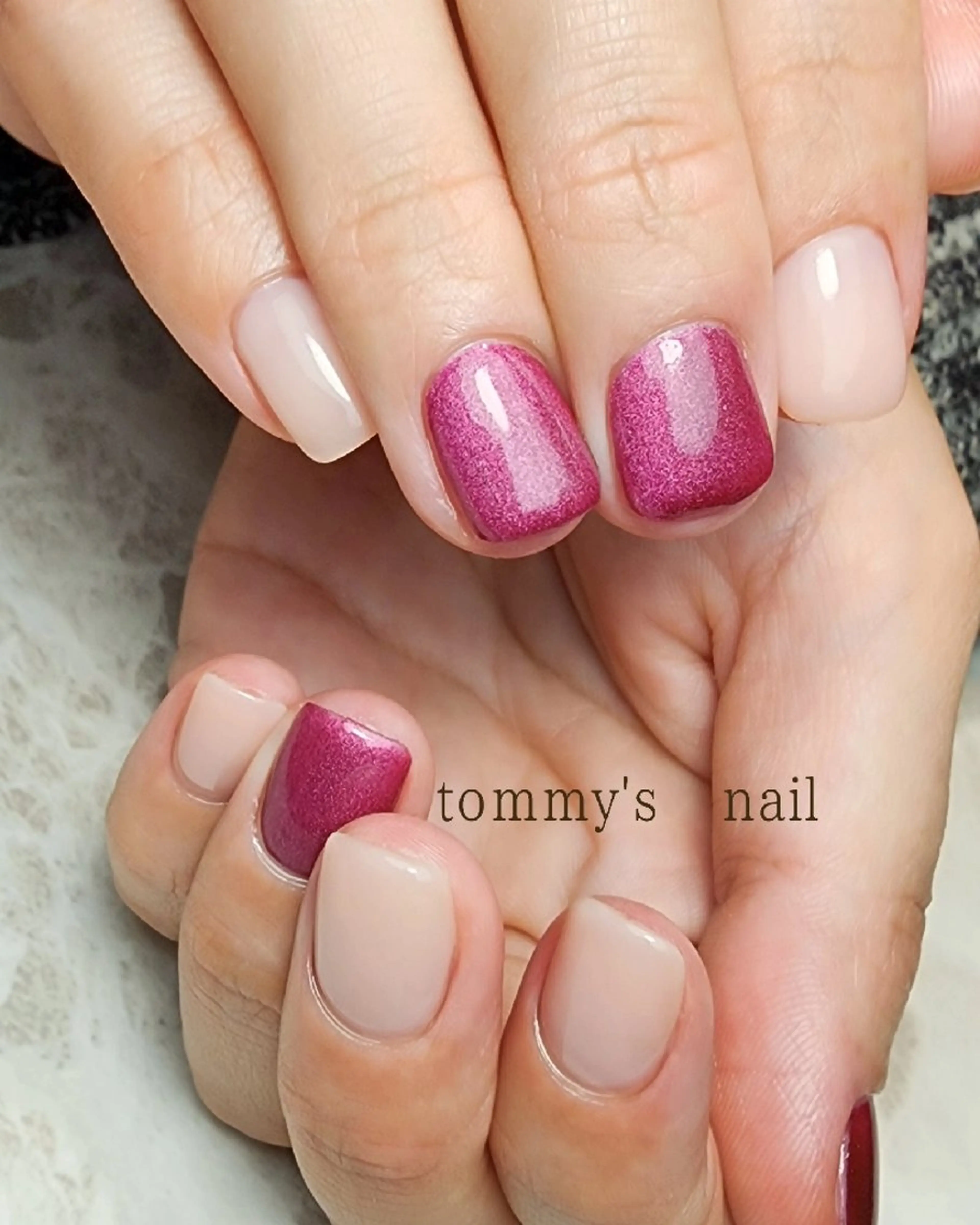 ネイル ジェルネイル グラデーション ラメ(グリッター) ラメグラデーション ミラーネイル ハンドネイル tommy's nail所属・福岡/若よもぎ蒸し 全身美容が叶うサロンのネイルデザイン